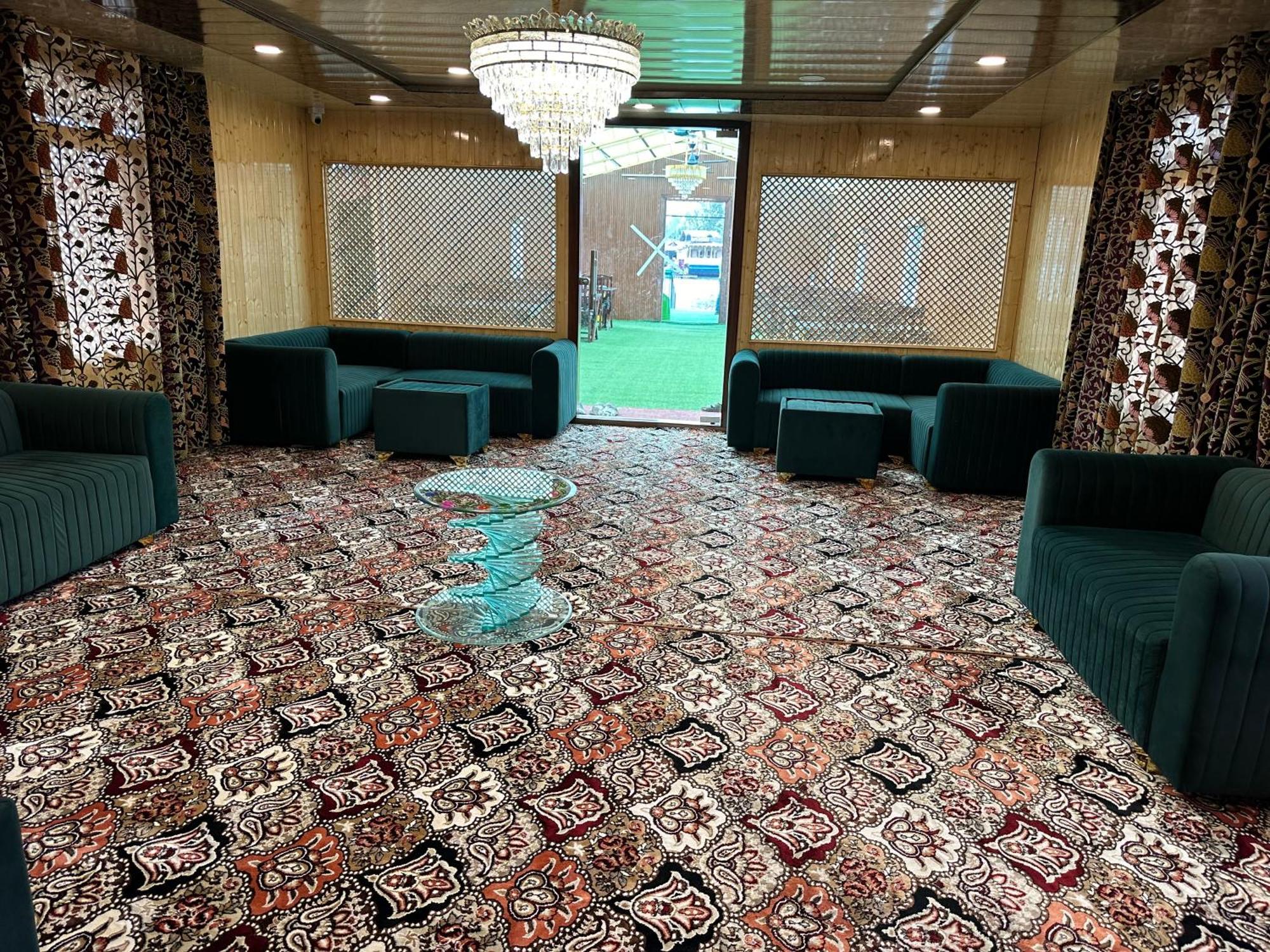 The Heritage Safina Group Of Houseboats Apartment