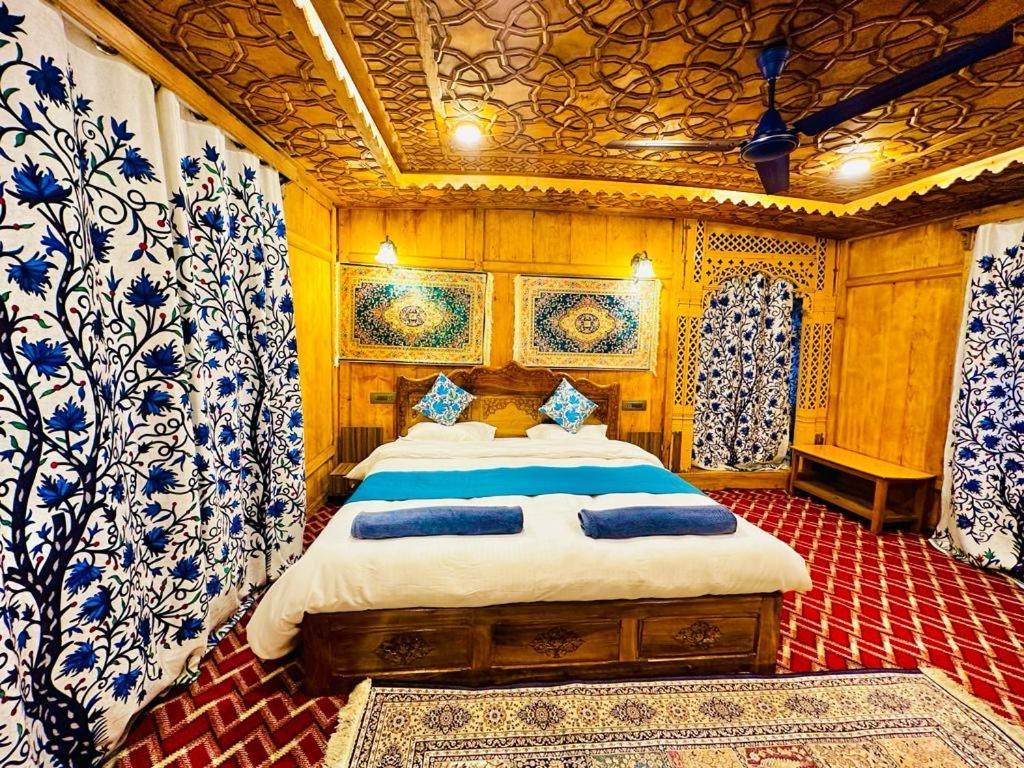 Apartment The Heritage Safina Group Of Houseboats *