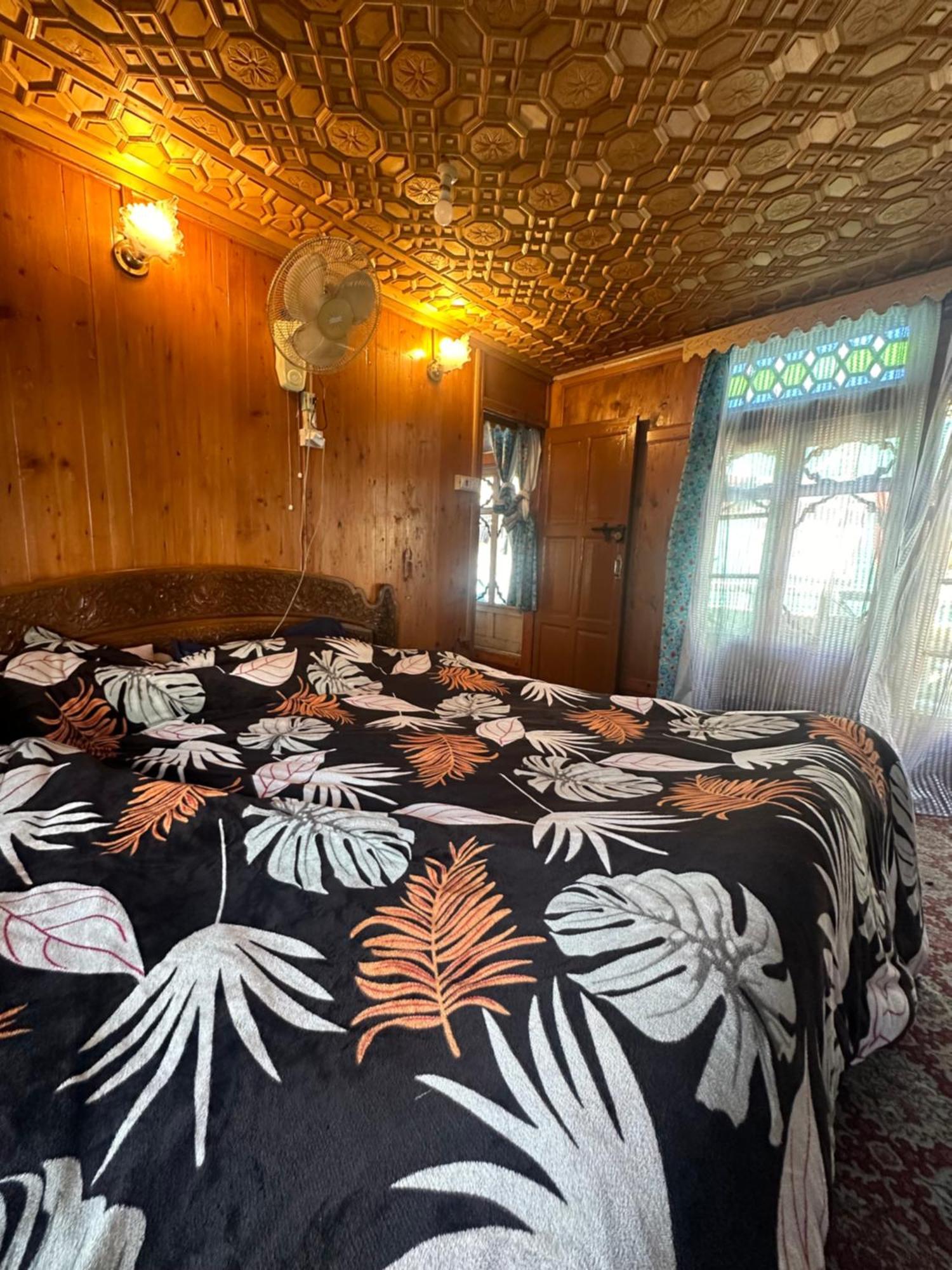 The Heritage Safina Group Of Houseboats Apartment Srinagar (Jammu and Kashmir)