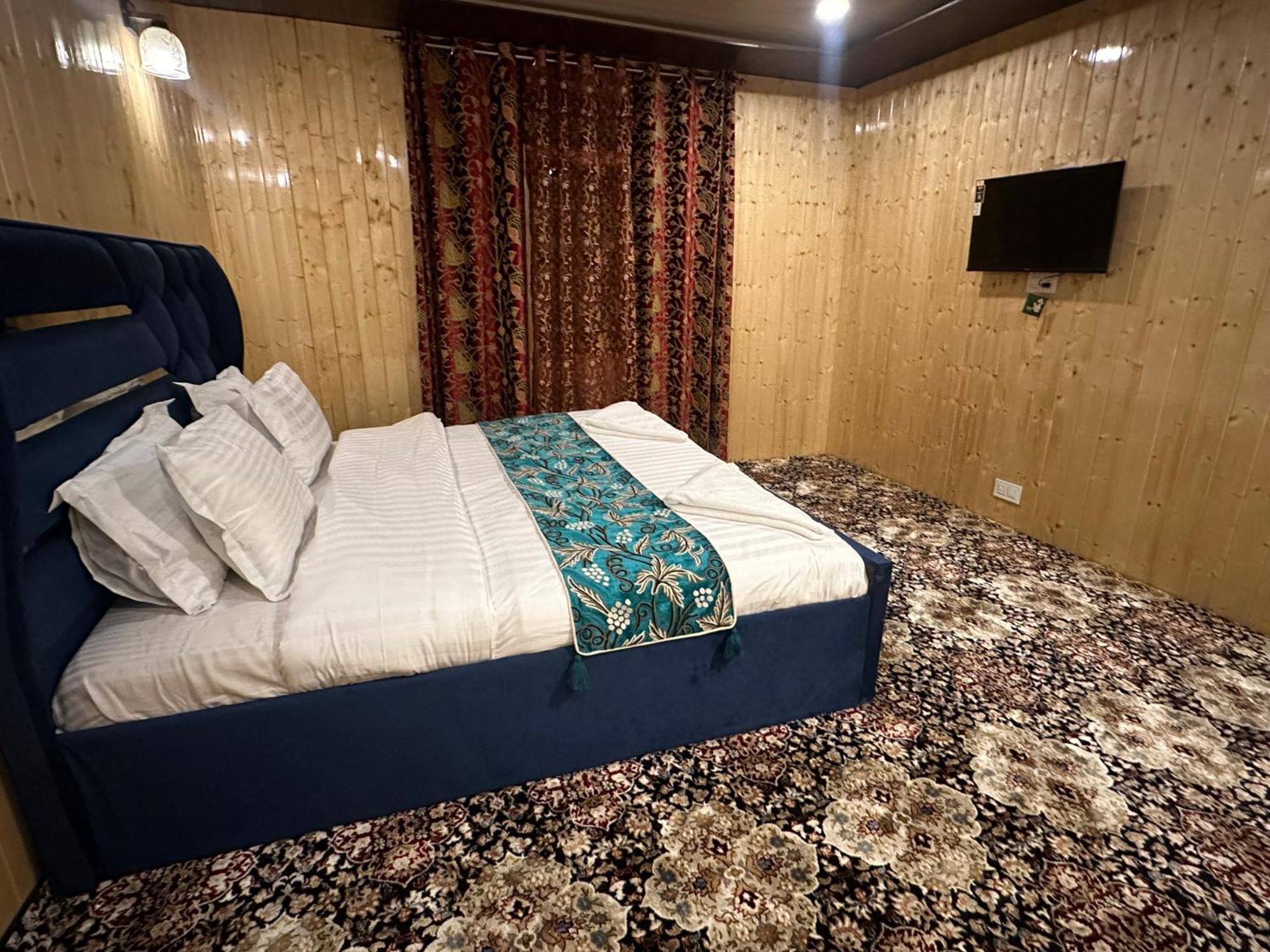 Apartment The Heritage Safina Group Of Houseboats