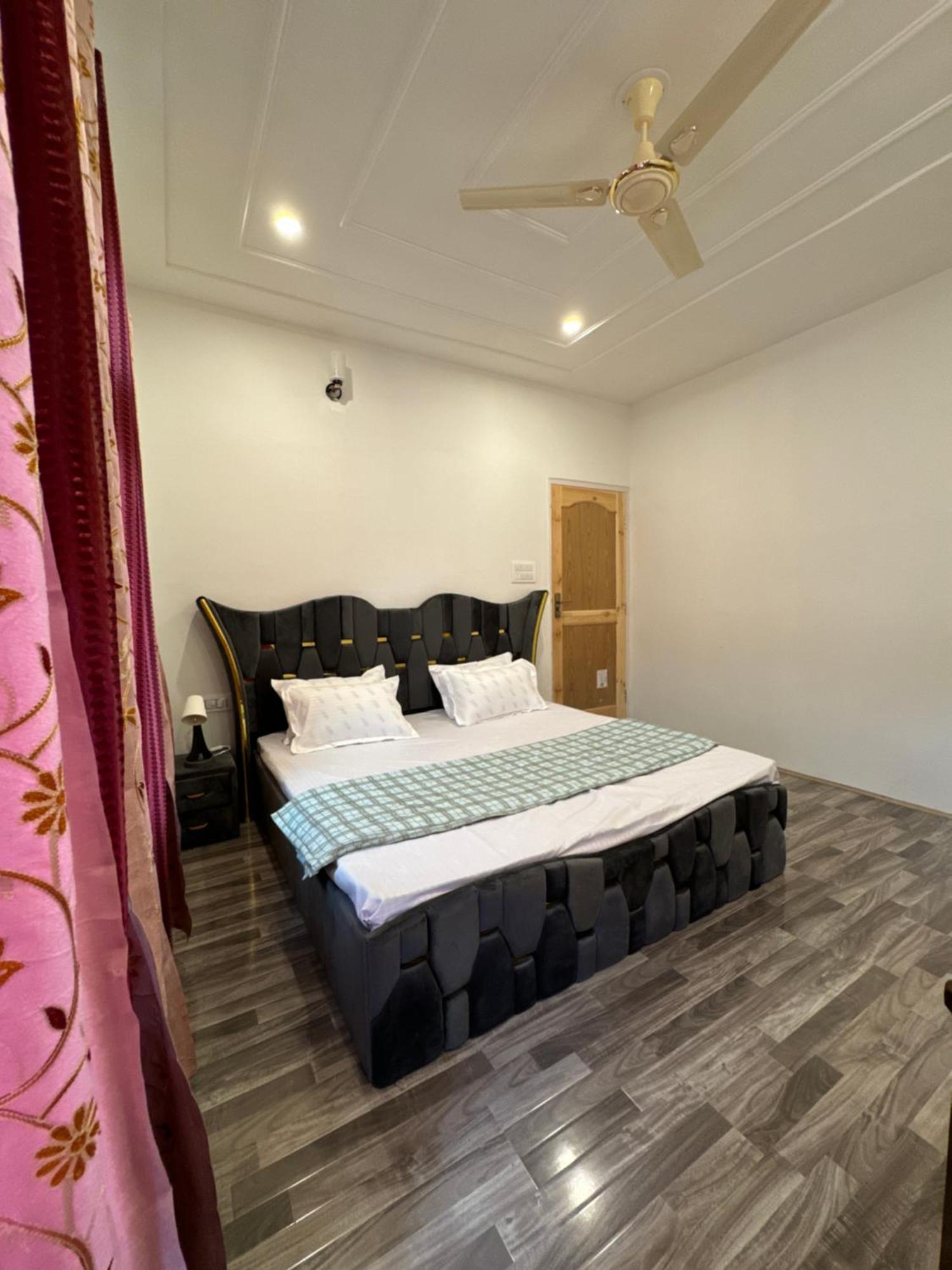 Homestay Shesh Bagh Boutique Luxury Retreat