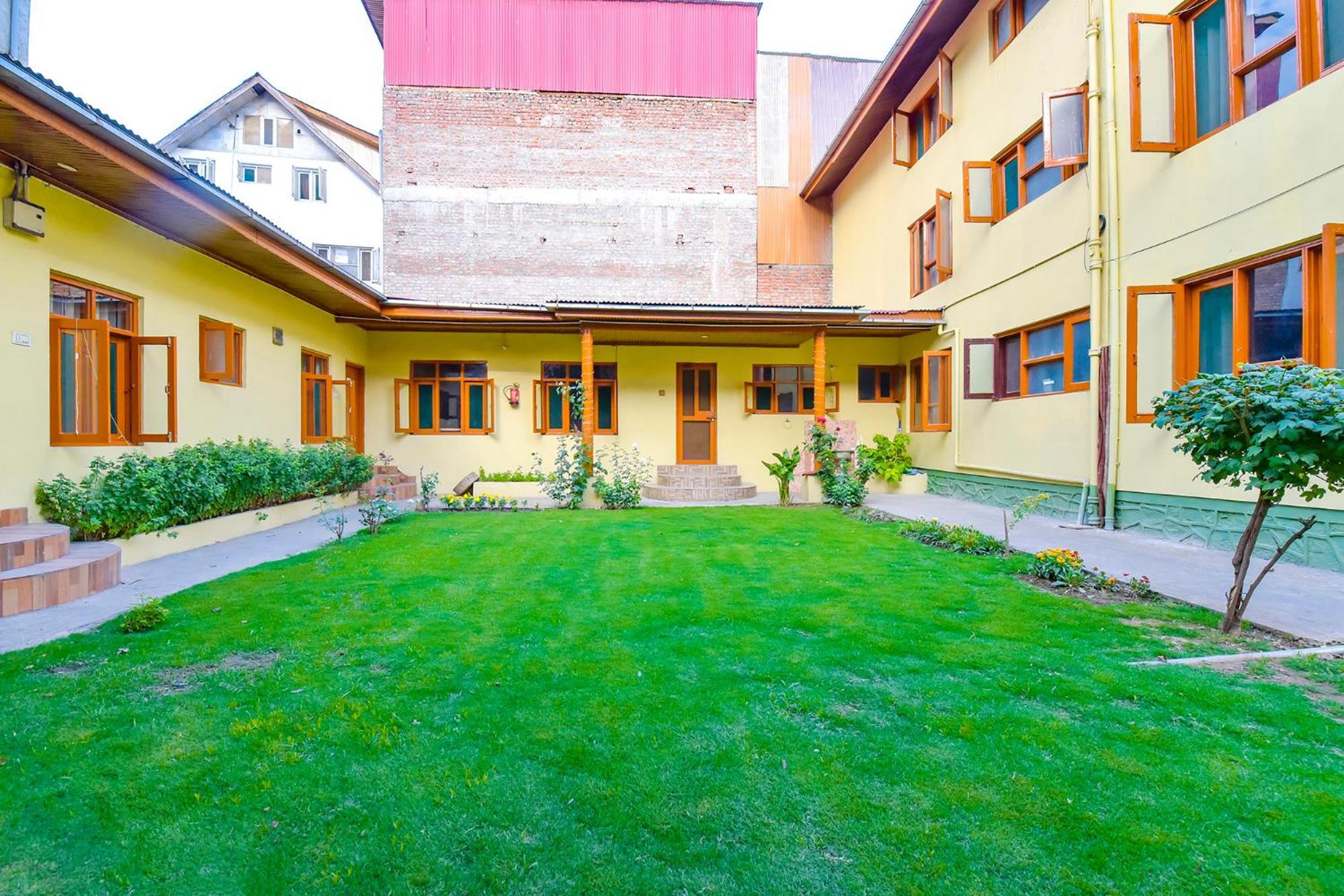 Fabhotel The Legend Residency Hotel 2*