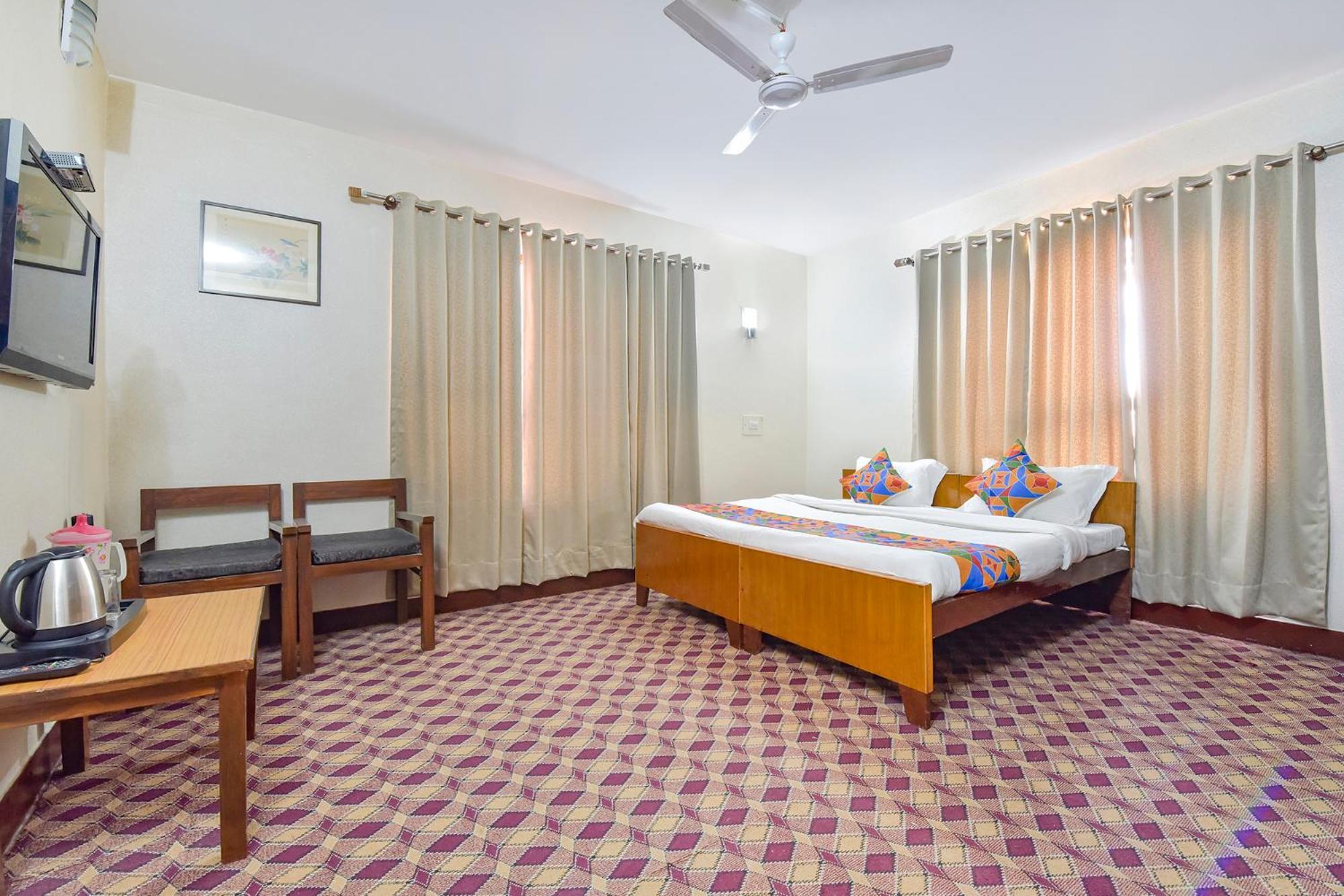Hotel Fabhotel The Legend Residency 2*