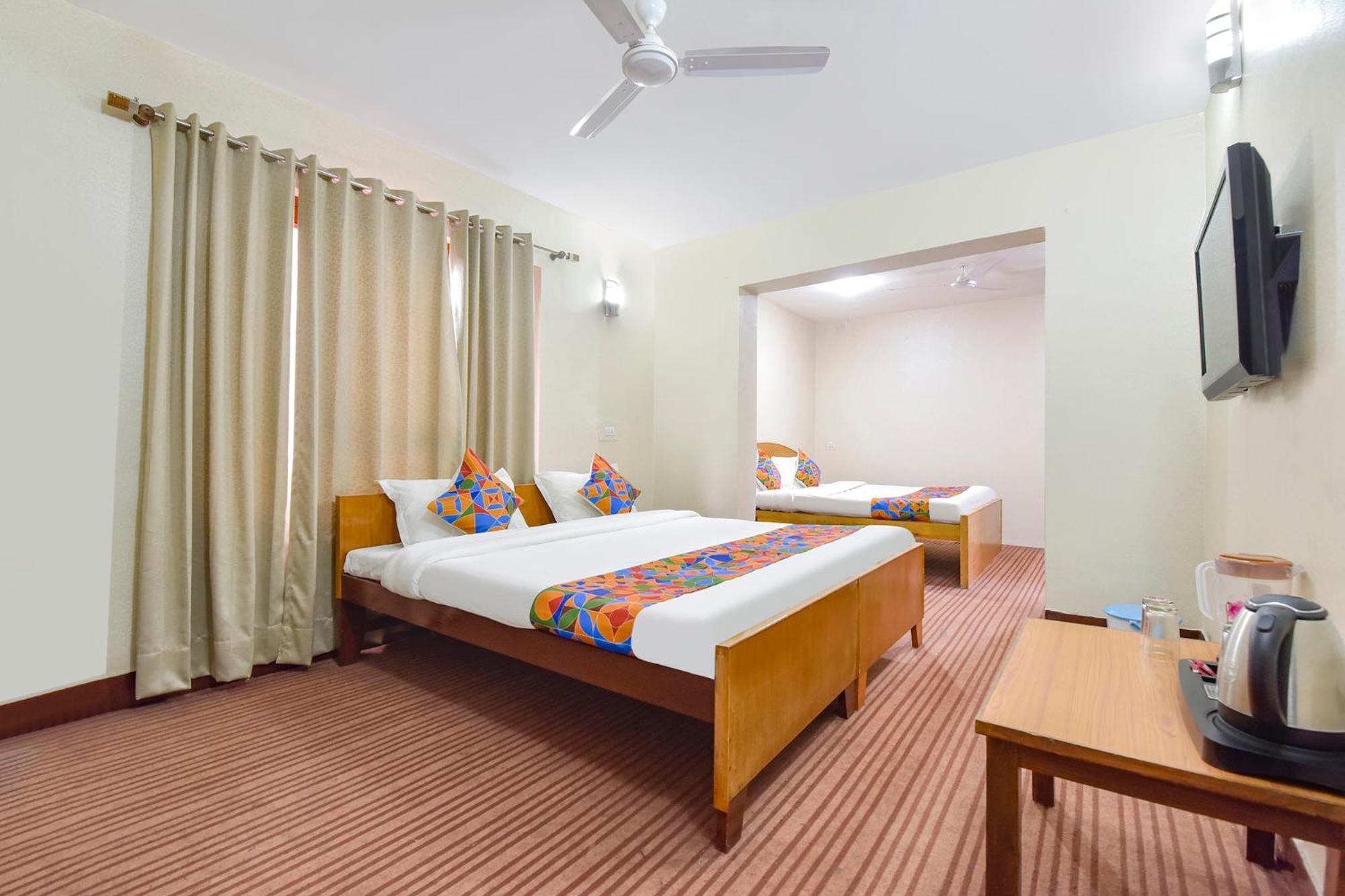Hotel Fabhotel The Legend Residency Srinagar (Jammu and Kashmir)