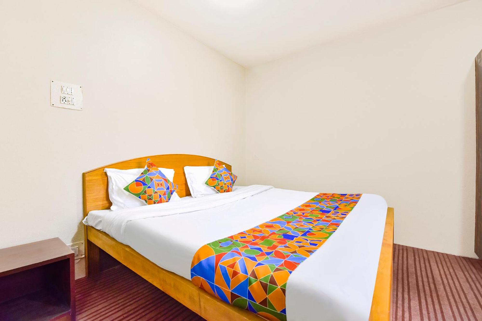 Fabhotel The Legend Residency Srinagar (Jammu and Kashmir)