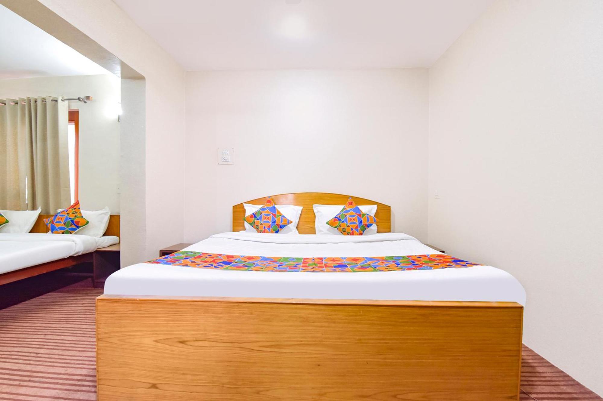 Hotel Fabhotel The Legend Residency