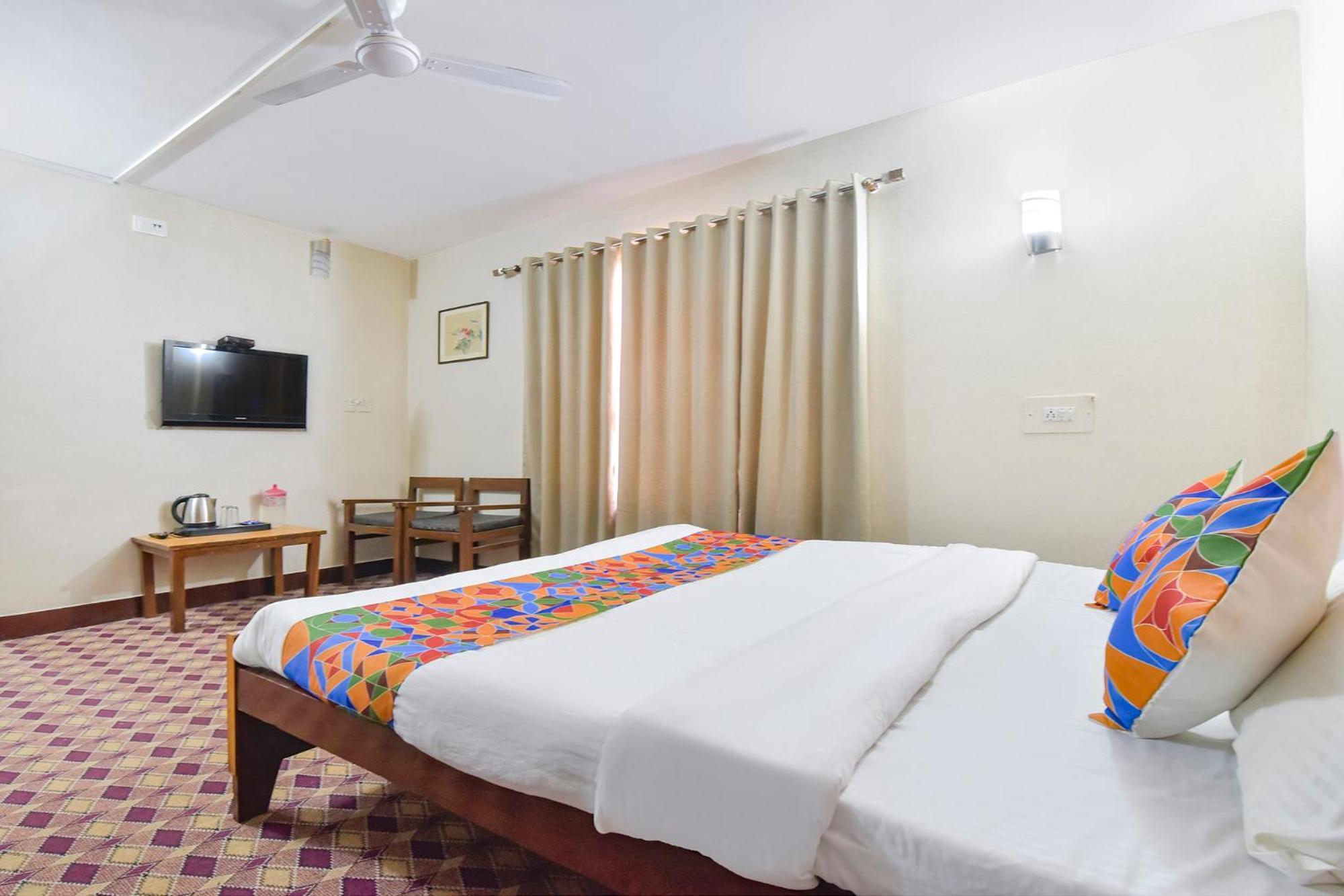 Hotel Fabhotel The Legend Residency