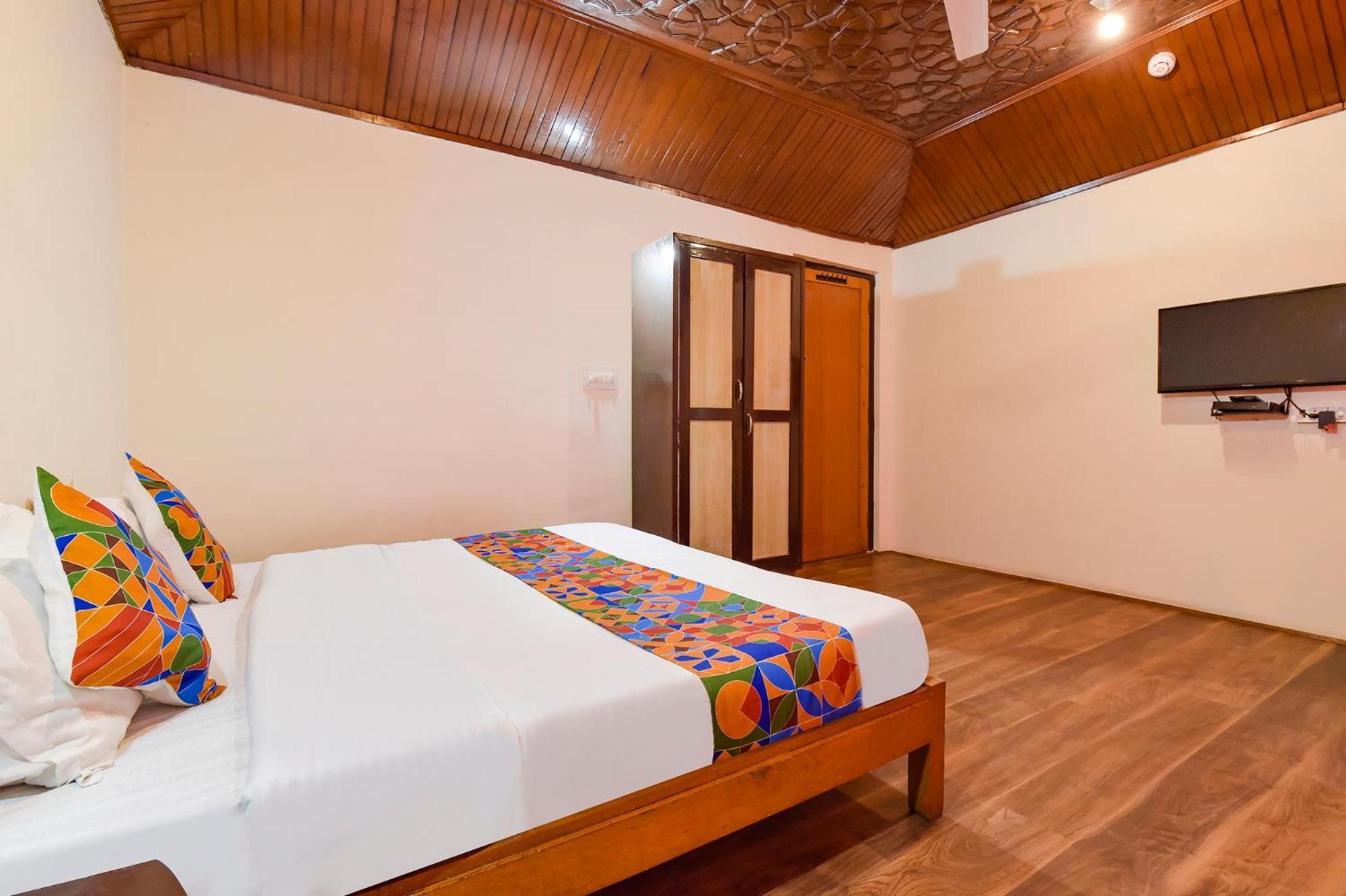 Fabhotel Day's Srinagar (Jammu and Kashmir)