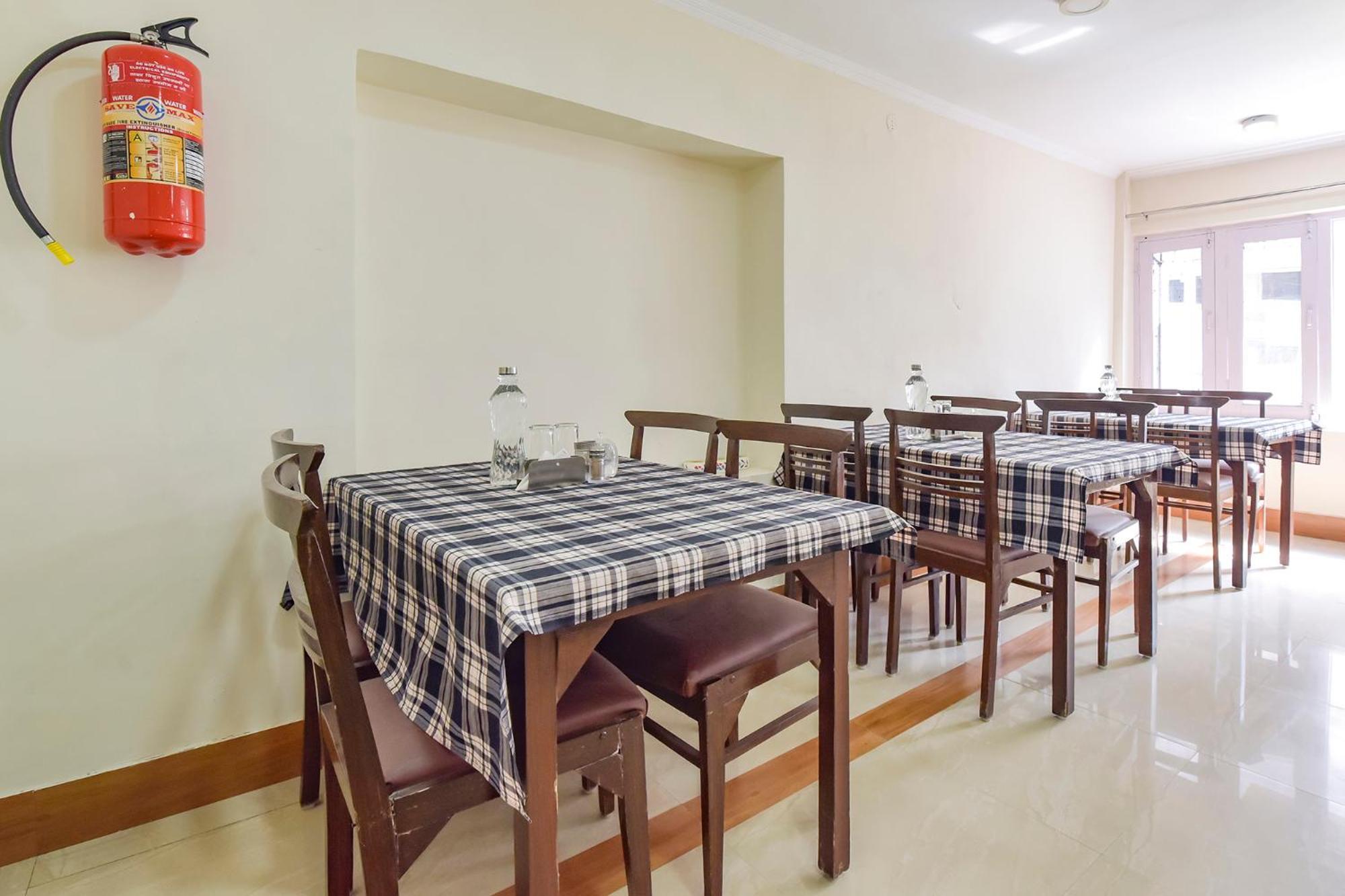 Fabhotel Day's Srinagar (Jammu and Kashmir)