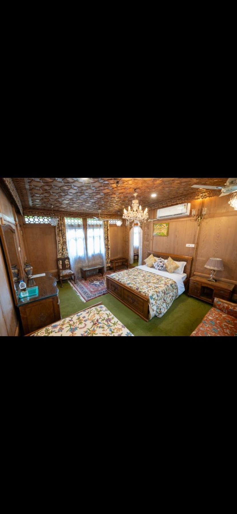Royal Heritage Houseboats 5* Srinagar (Jammu and Kashmir)