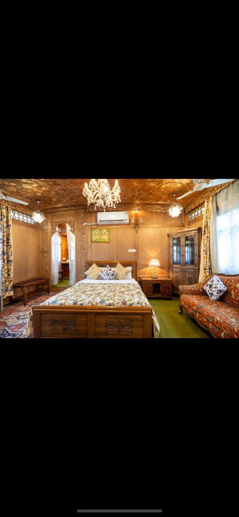 Royal Heritage Houseboats Hotel Srinagar (Jammu and Kashmir)