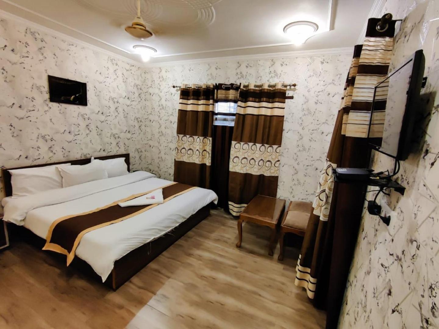 Sheesha Residency Hotel 3*