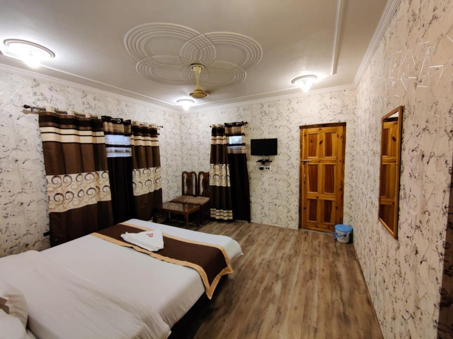 Sheesha Residency Hotel Srinagar (Jammu and Kashmir)
