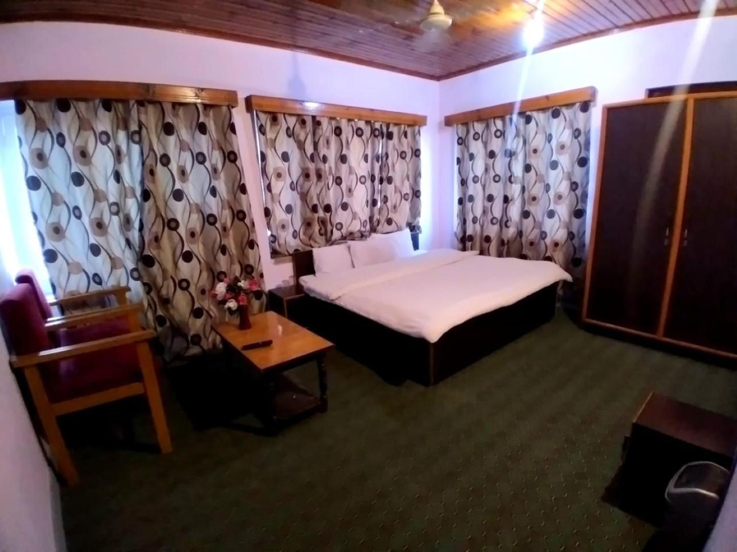 Hotel Sheesha Residency