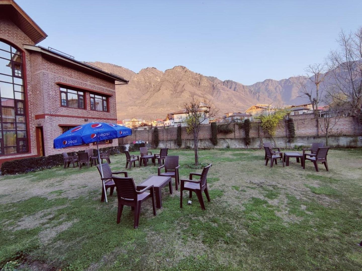 Sheesha Residency Hotel Srinagar (Jammu and Kashmir)