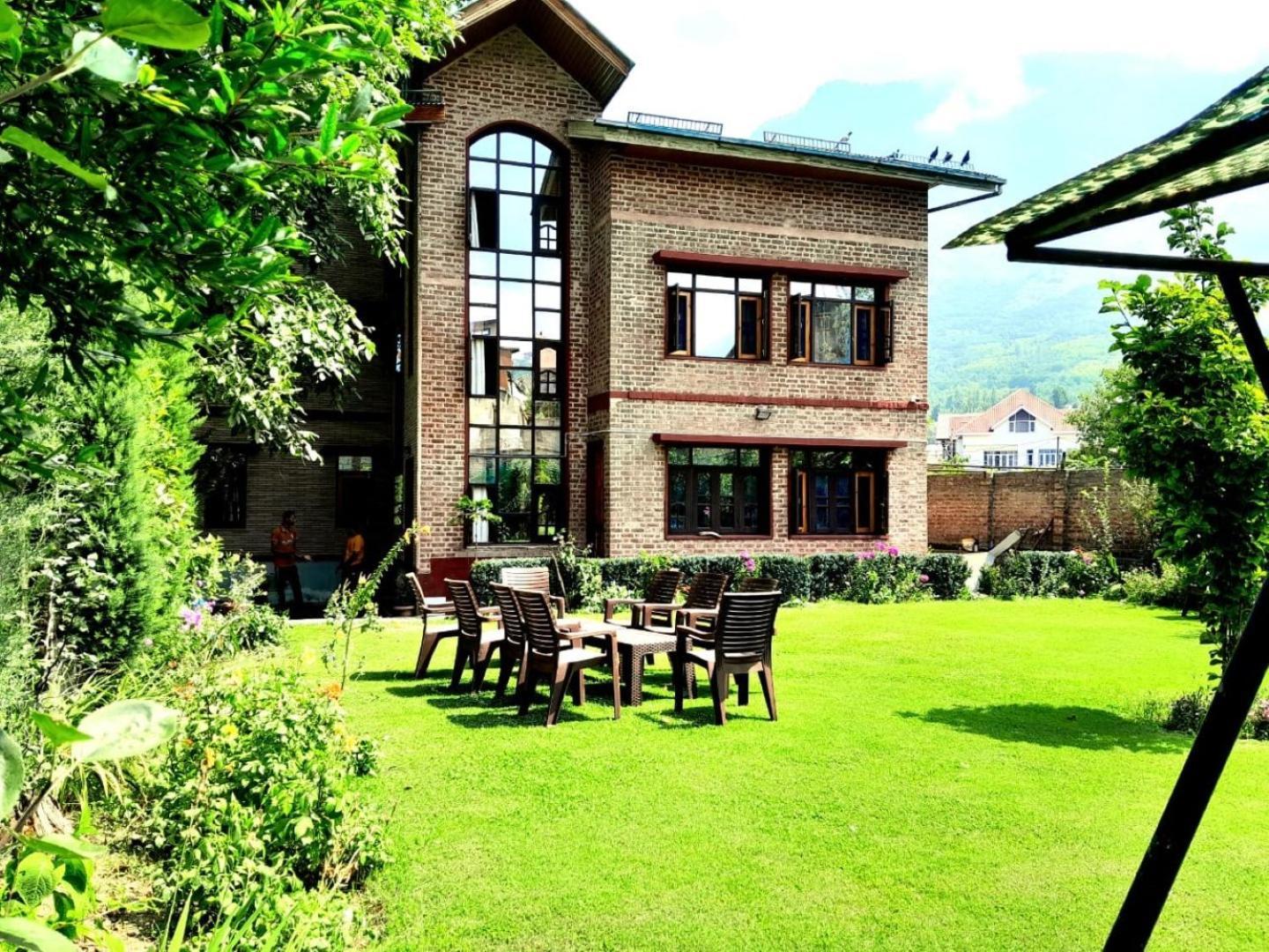 Sheesha Residency Hotel