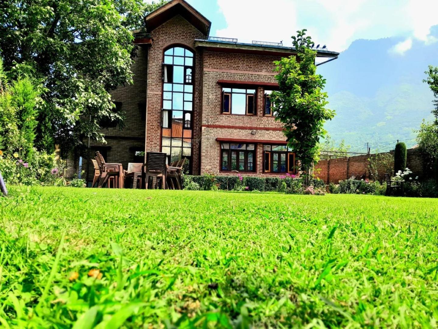 Sheesha Residency Srinagar (Jammu and Kashmir)