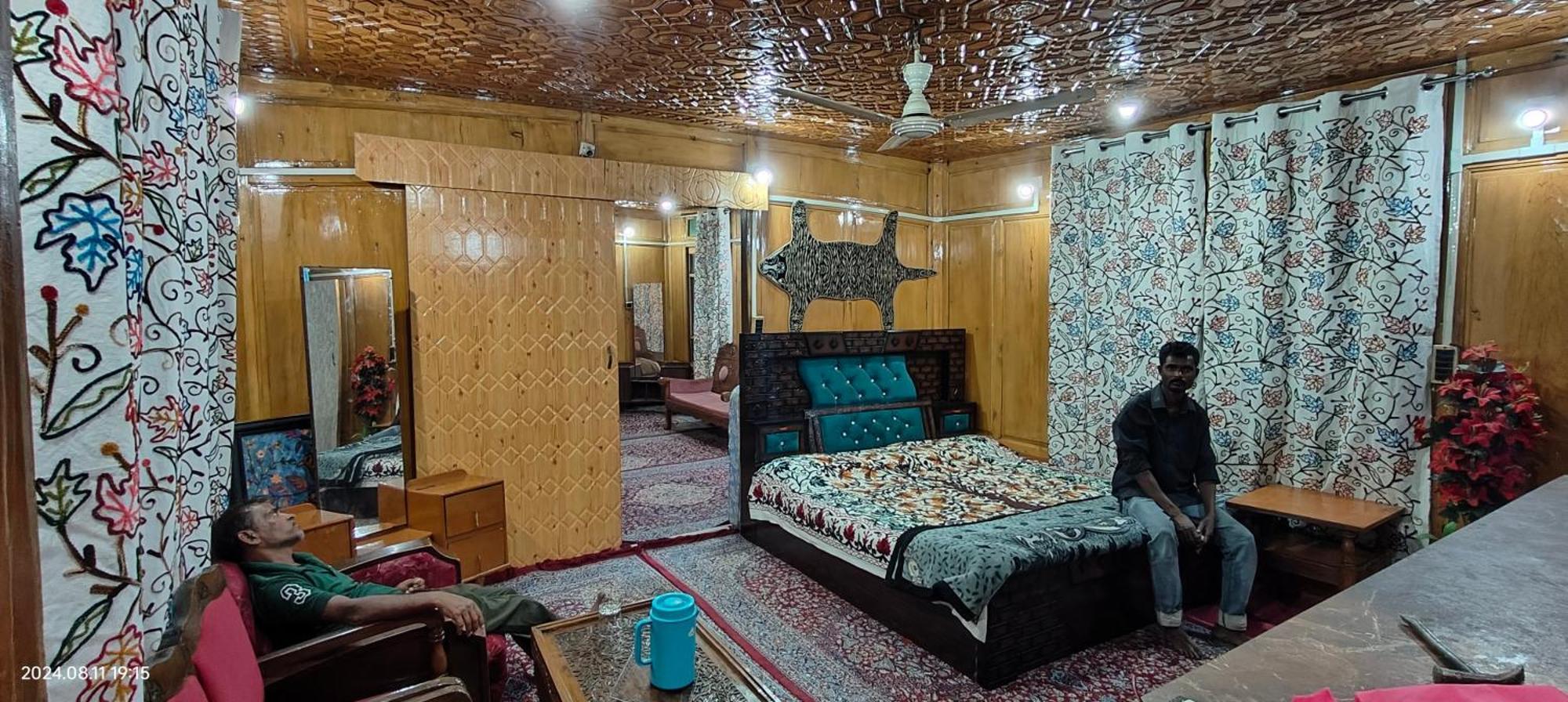 Houseboat Karima Palace 3*