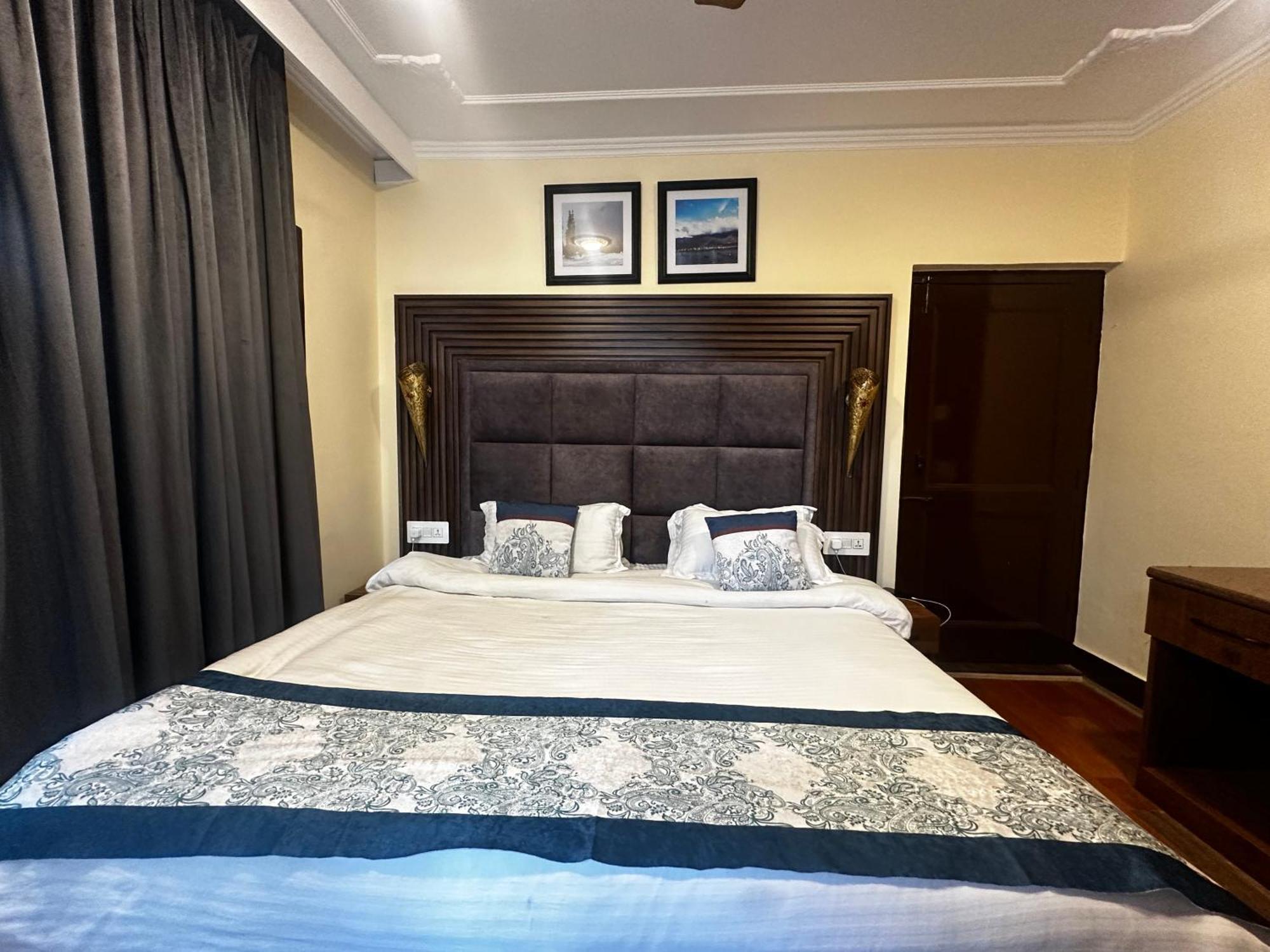 Luxury Escape - Dilan Residency Villa Srinagar (Jammu and Kashmir)