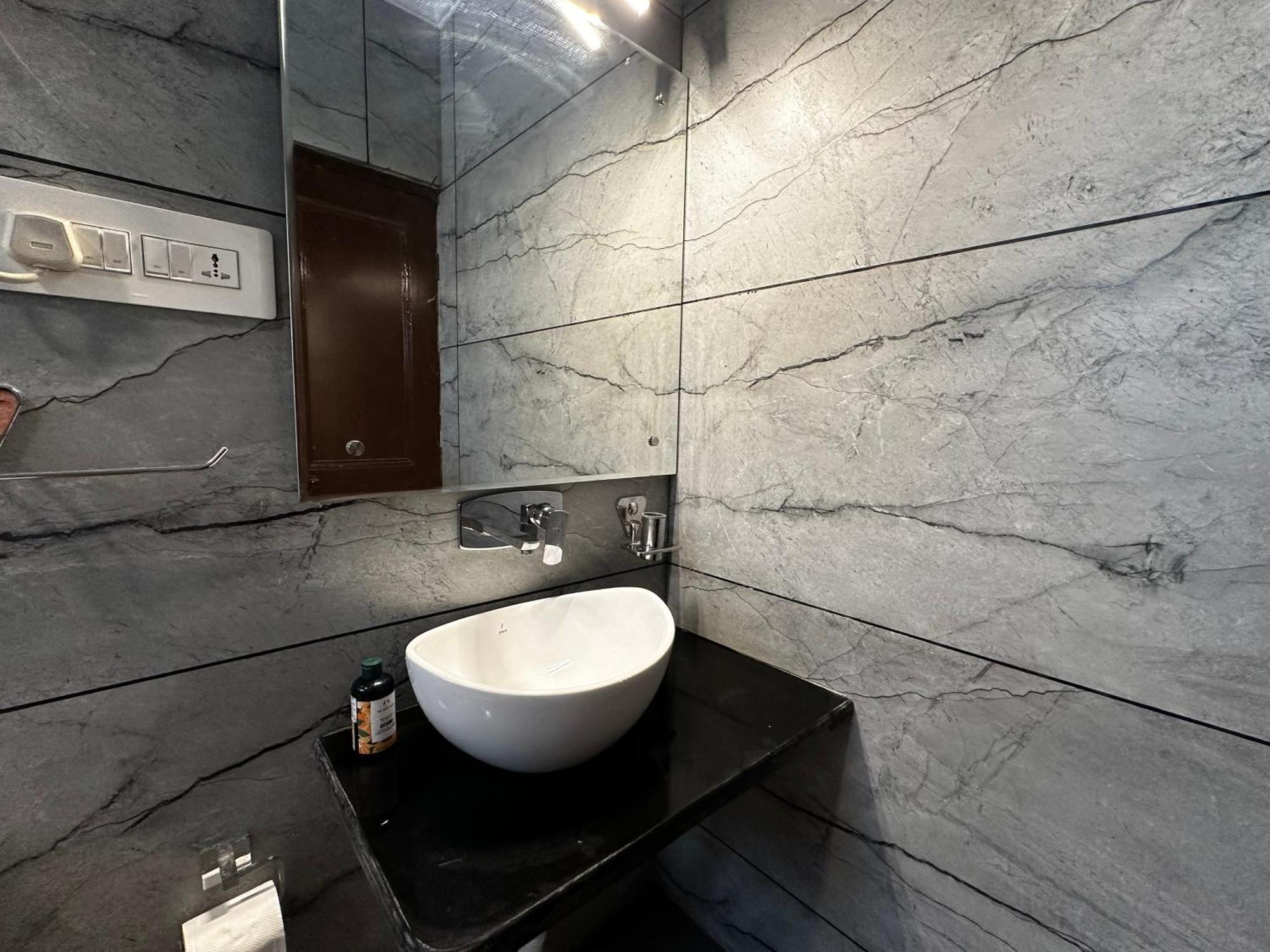 Luxury Escape - Dilan Residency Villa Srinagar (Jammu and Kashmir)