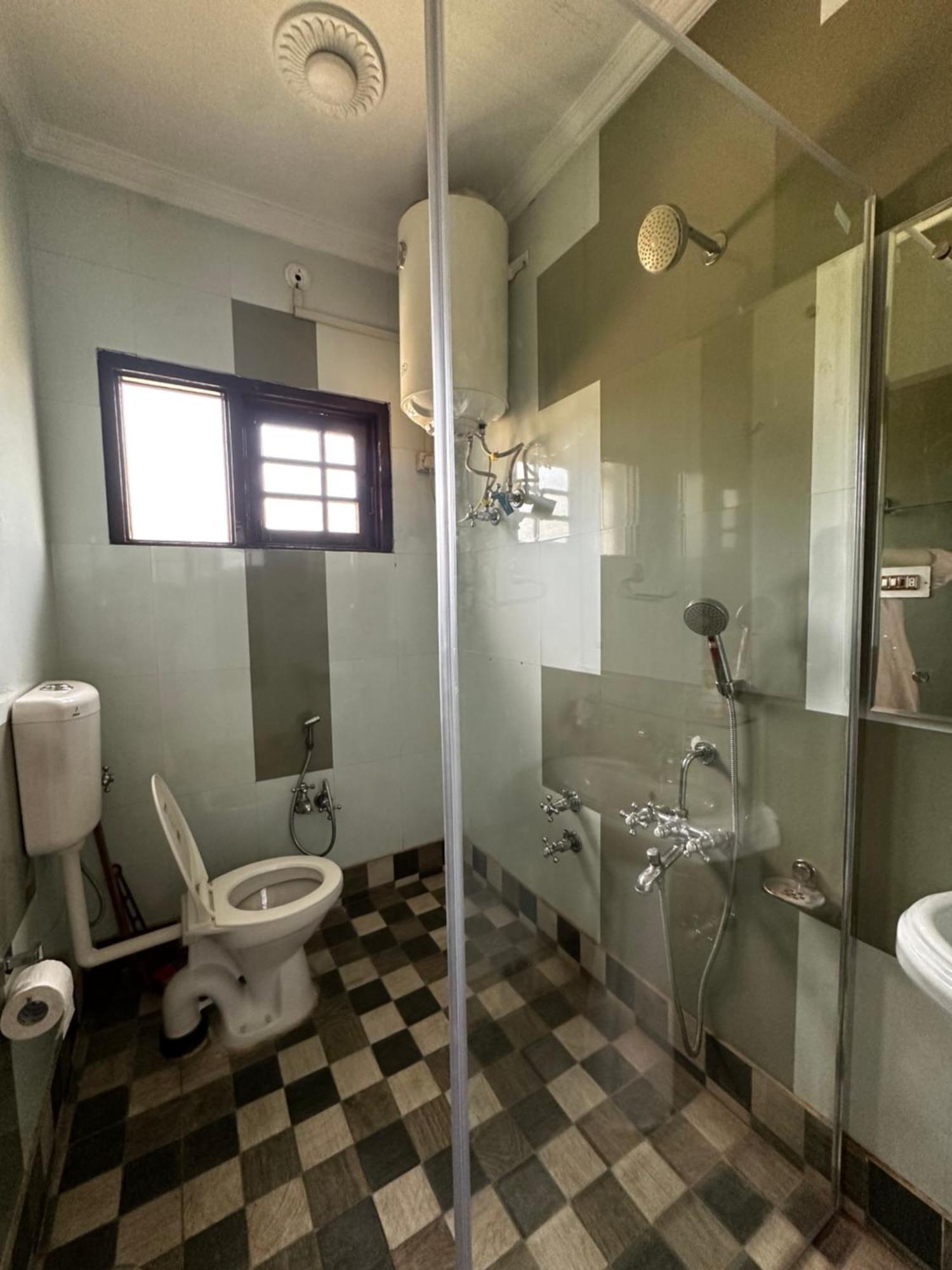 Luxury Escape - Dilan Residency Srinagar (Jammu and Kashmir)