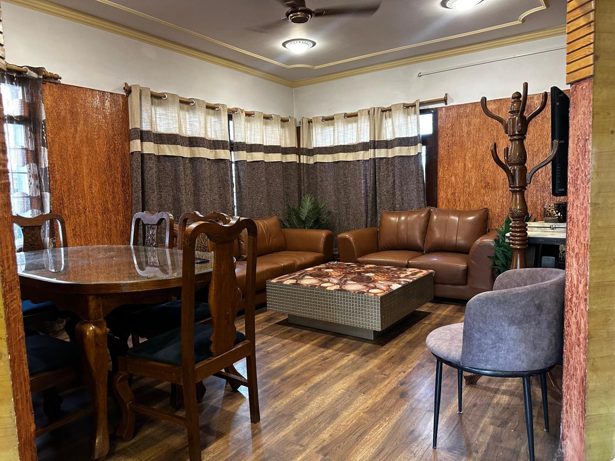 Luxury Escape - Dilan Residency Villa Srinagar (Jammu and Kashmir)