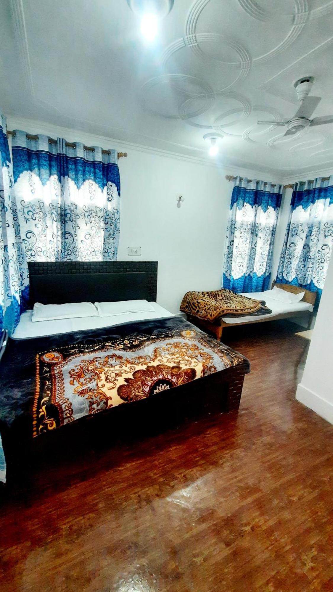 Shumyla * Srinagar (Jammu and Kashmir)
