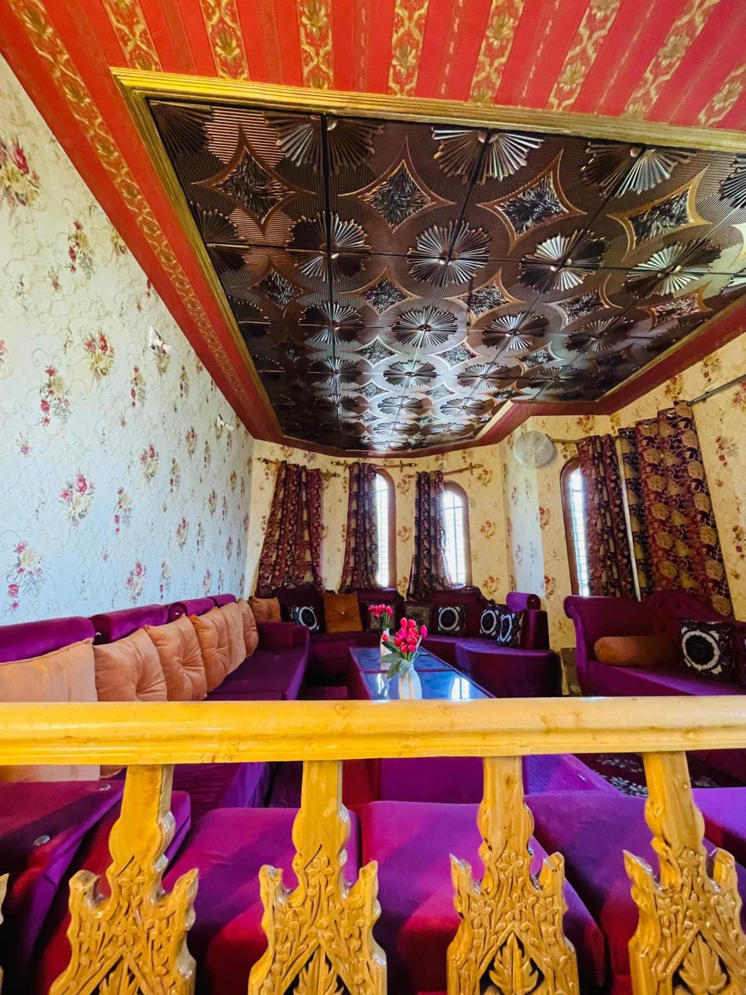 Uasia Srinagar (Jammu and Kashmir)