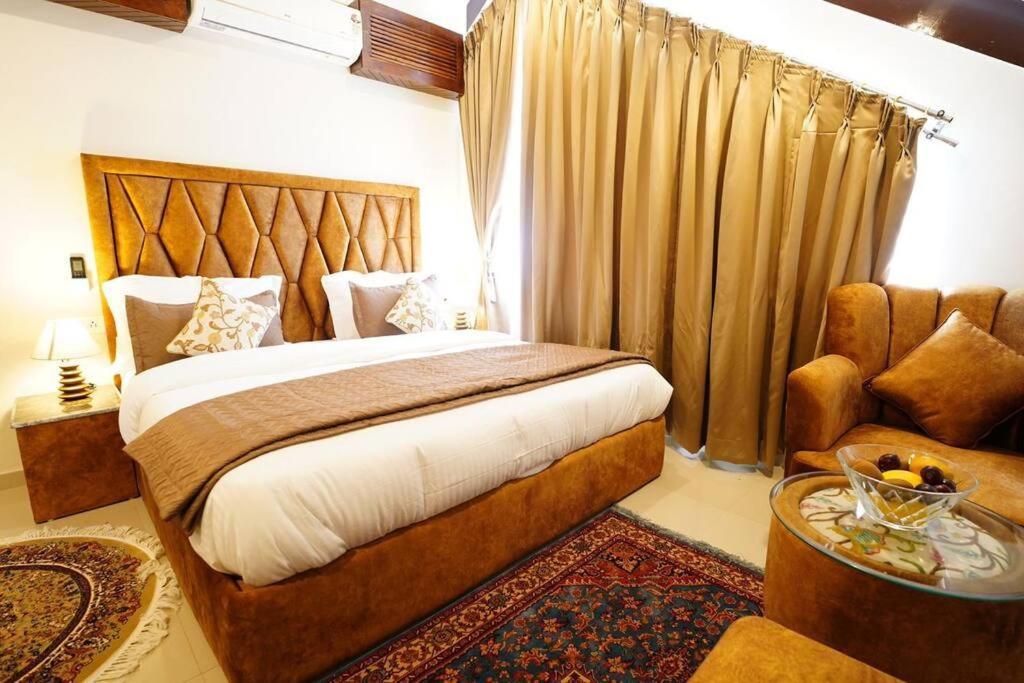 Walisons Spirea 1 Bhk 1 Sofa Bed Apartment *