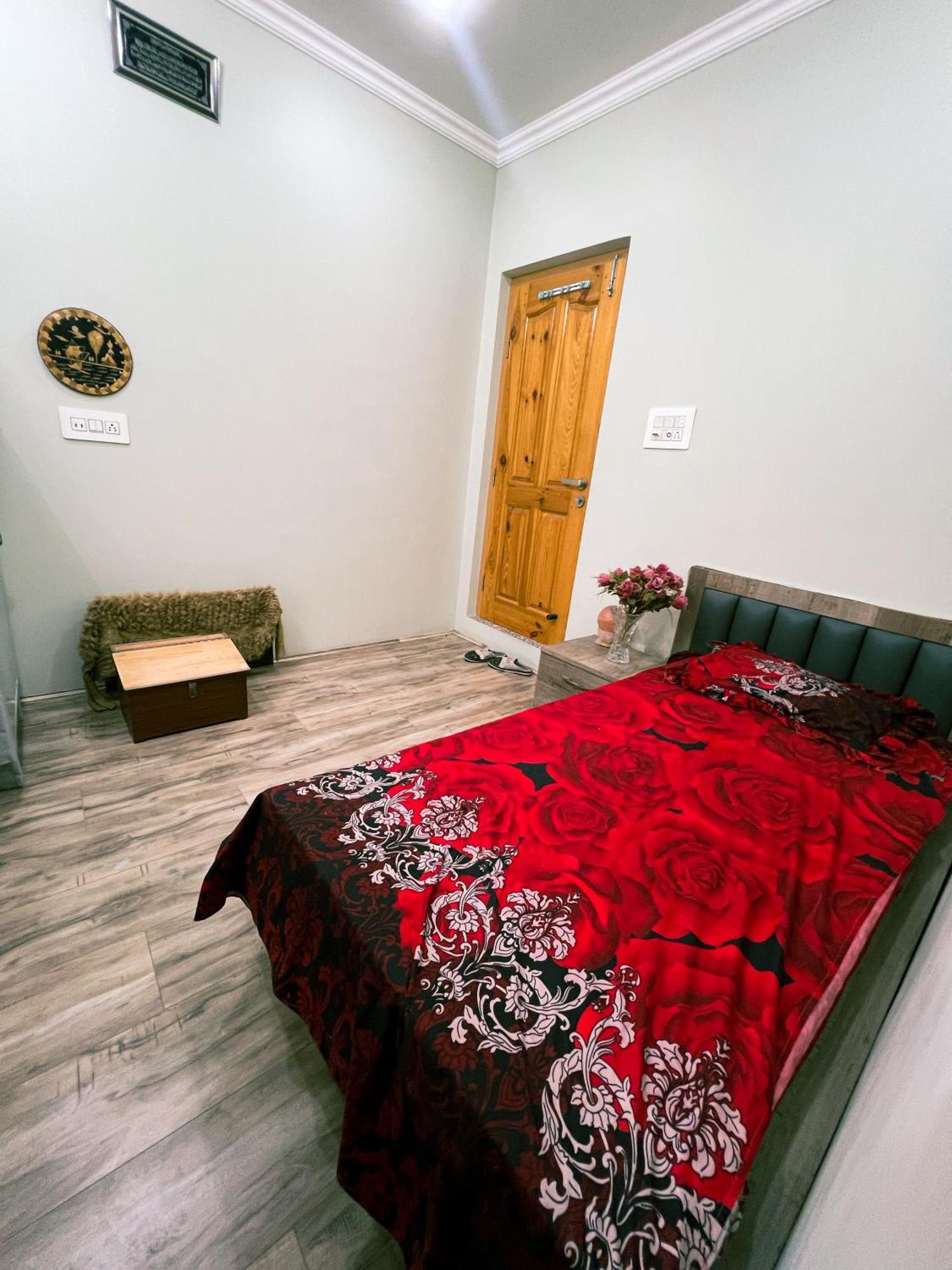 Rocridge Homestay *