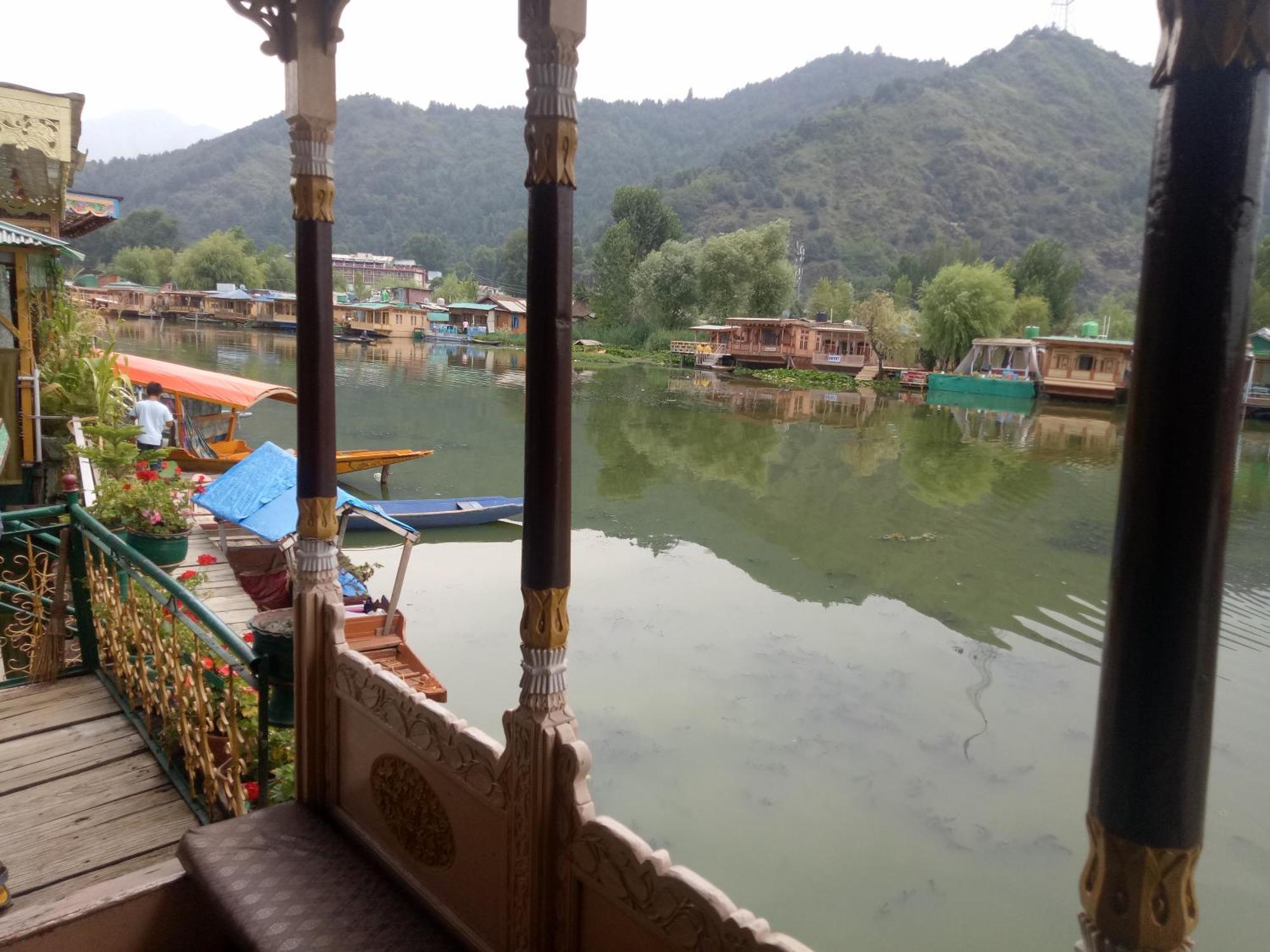 House Boat New Manora