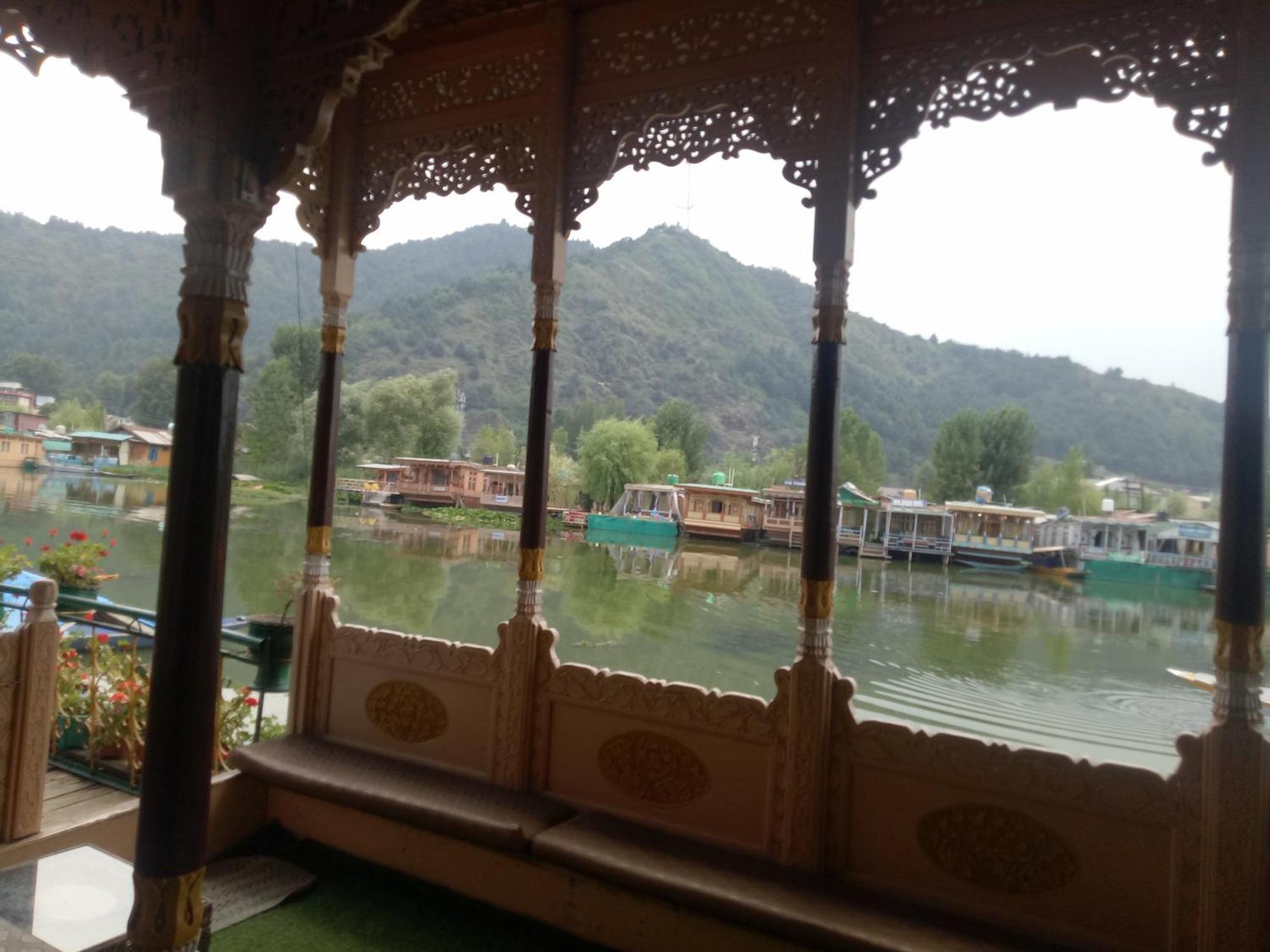House Boat New Manora Bed & Breakfast 2*