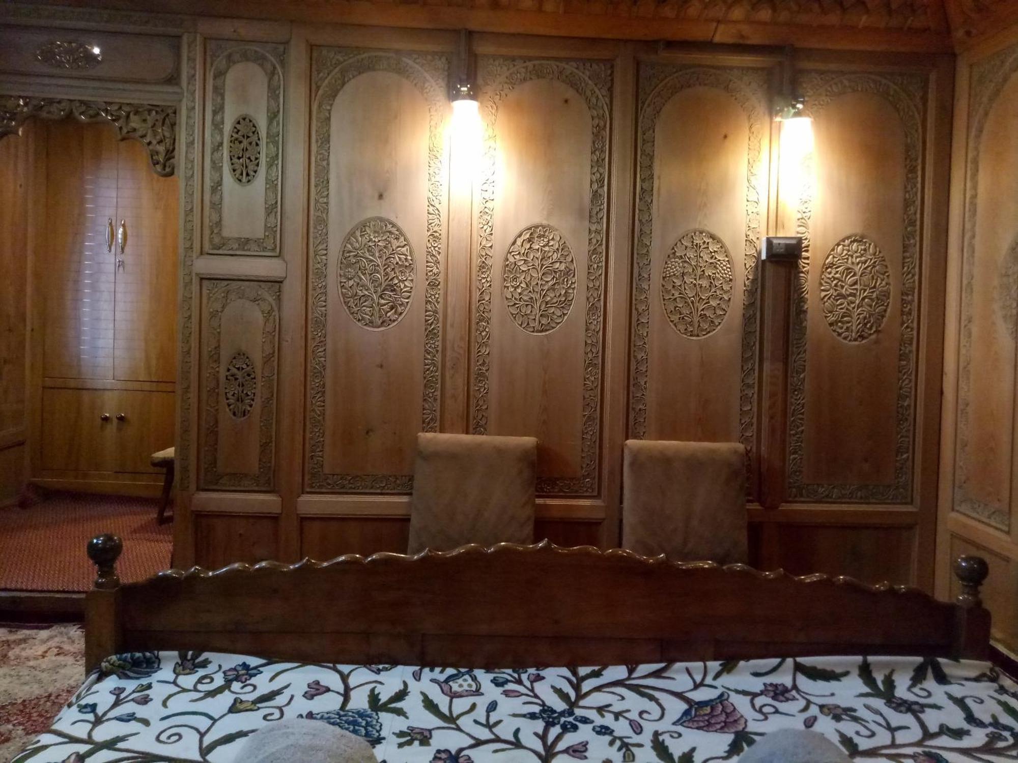 Bed & Breakfast House Boat New Manora 2*