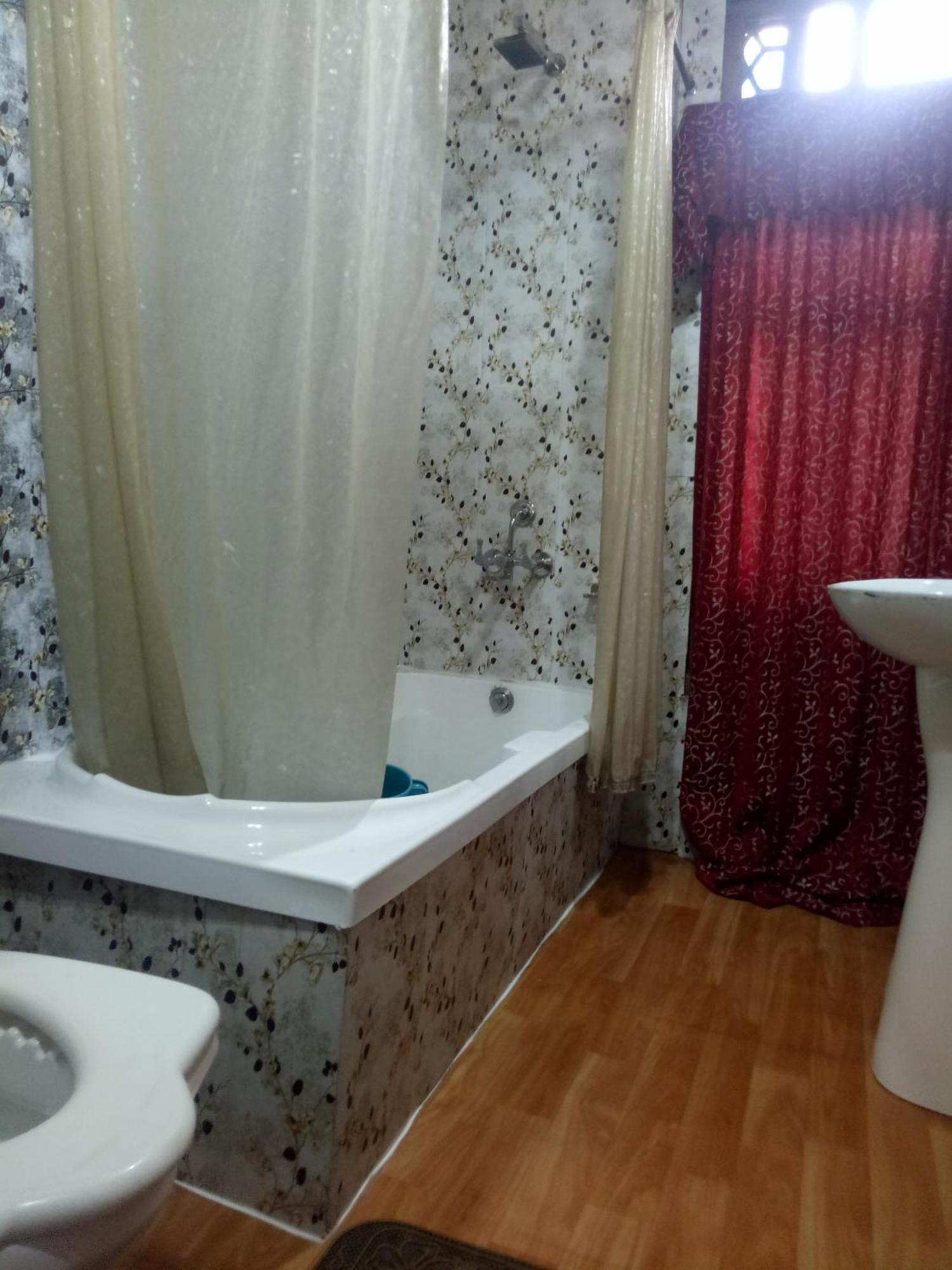 Bed & Breakfast House Boat New Manora Srinagar (Jammu and Kashmir)