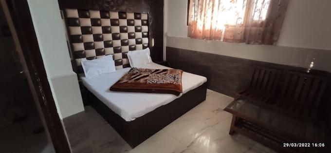 Hotel Parveen Srinagar (Jammu and Kashmir)