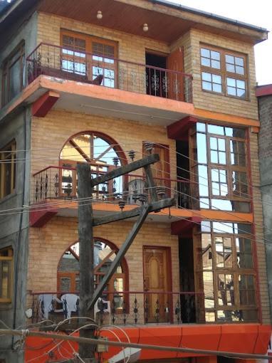 Parveen 3* Srinagar (Jammu and Kashmir)