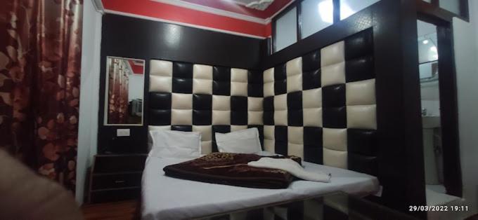 Parveen Hotel 3*