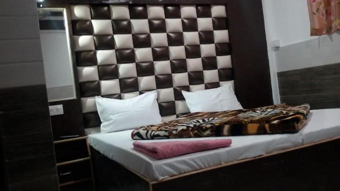 Parveen Hotel Srinagar (Jammu and Kashmir)