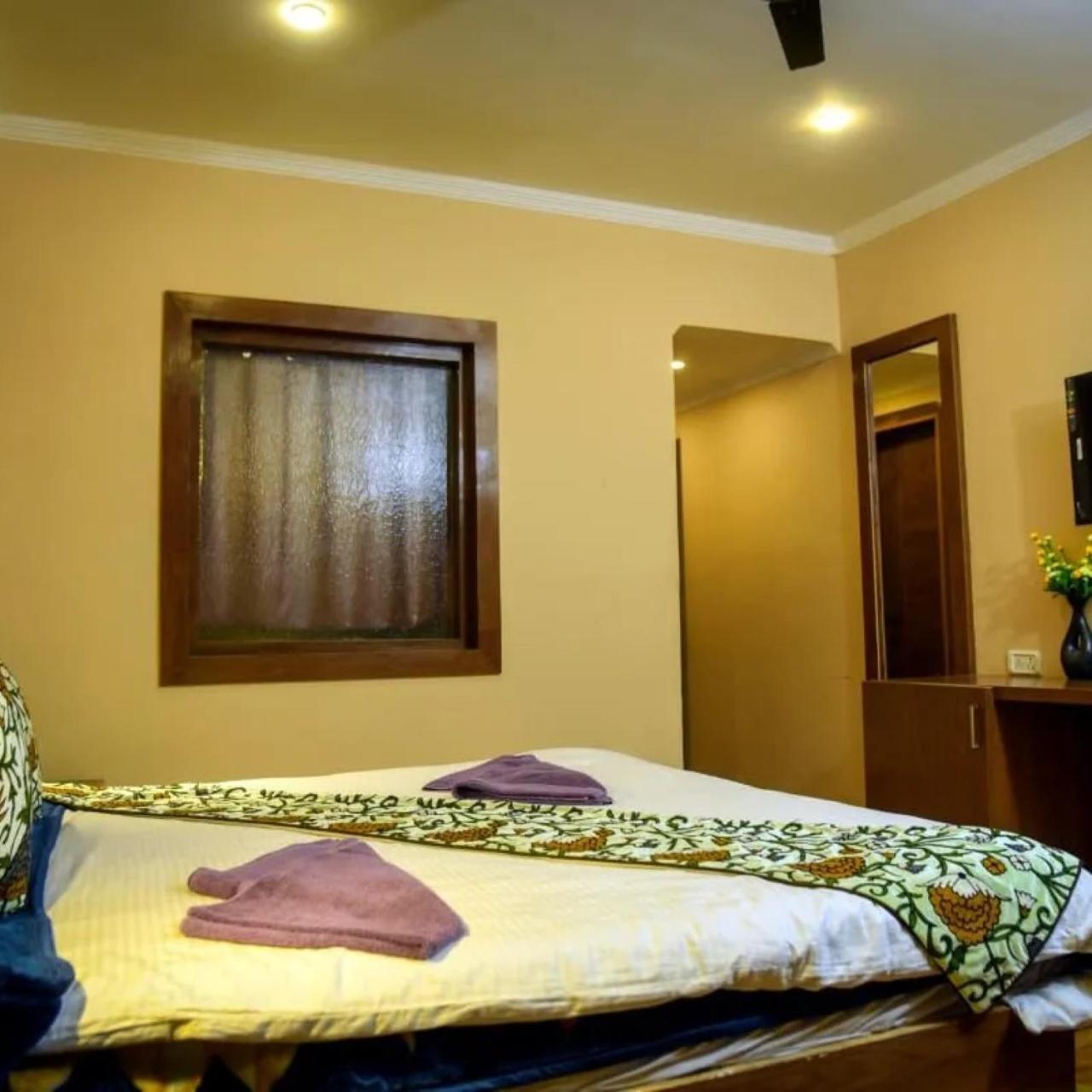 Hotel Grand Fortune Srinagar (Jammu and Kashmir)