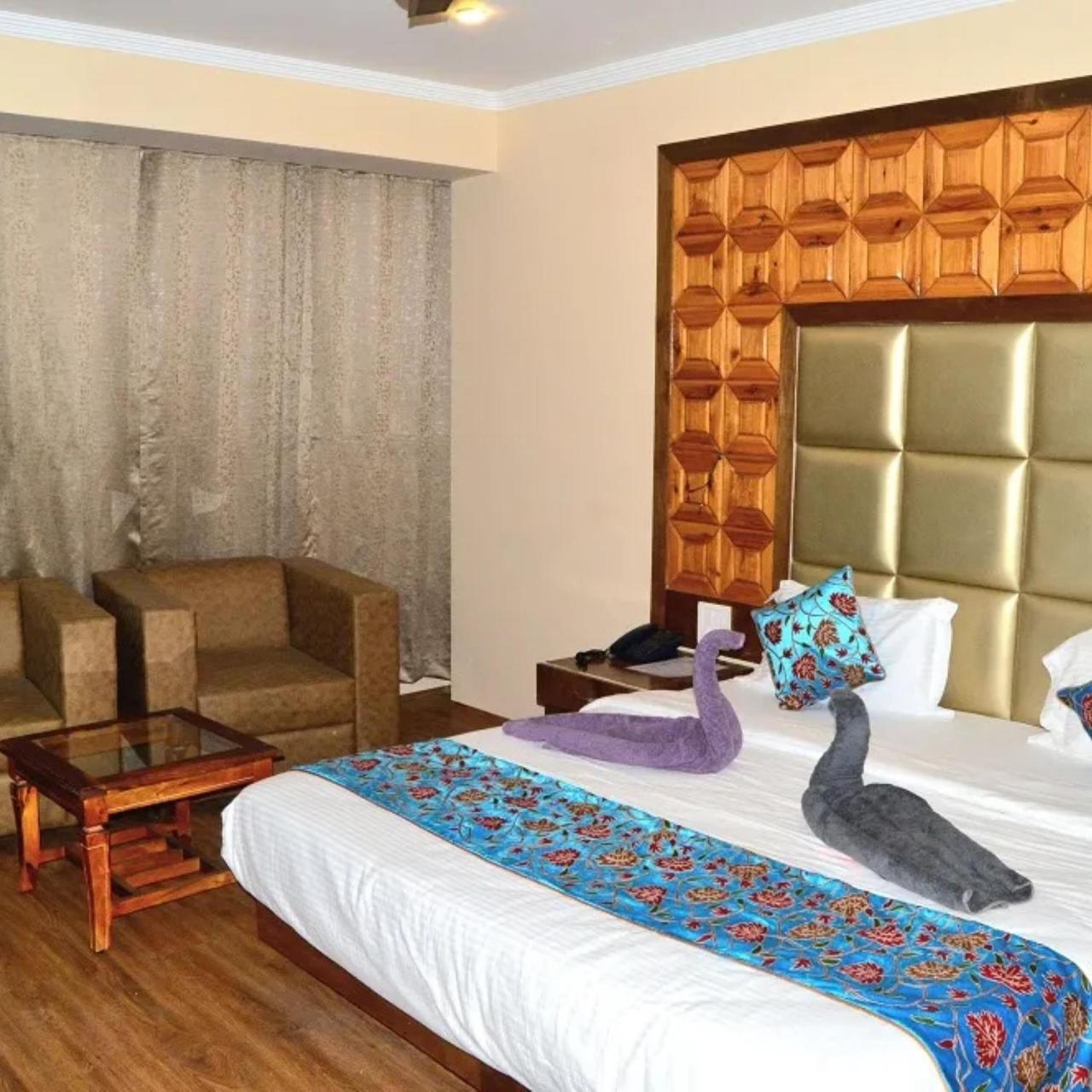 Hotel Grand Fortune Srinagar (Jammu and Kashmir)