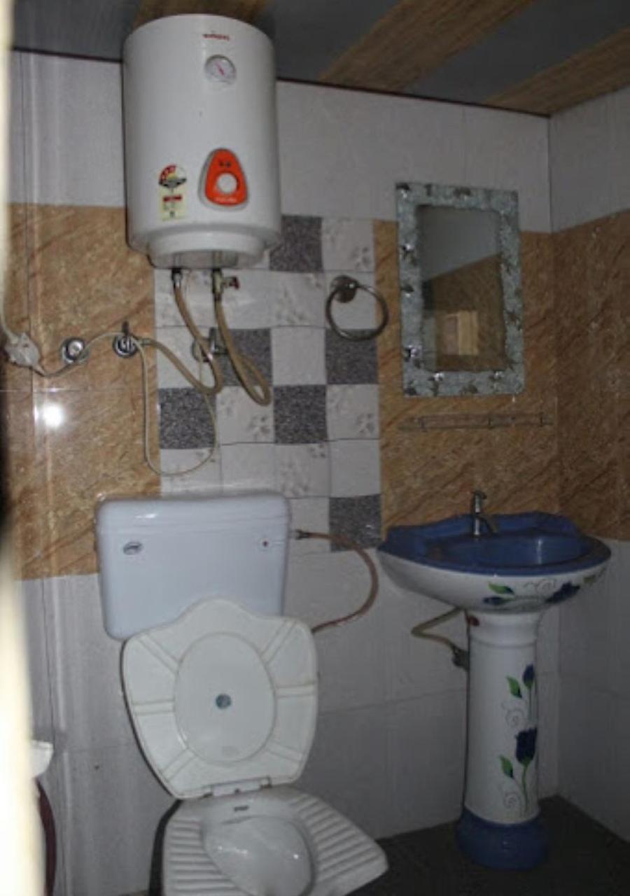 Azhar 4* Srinagar (Jammu and Kashmir)
