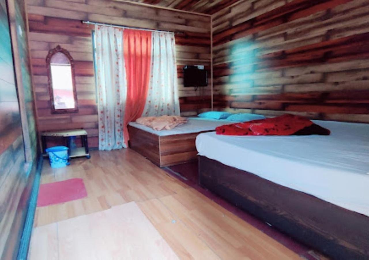 Azhar Hotel Srinagar (Jammu and Kashmir)