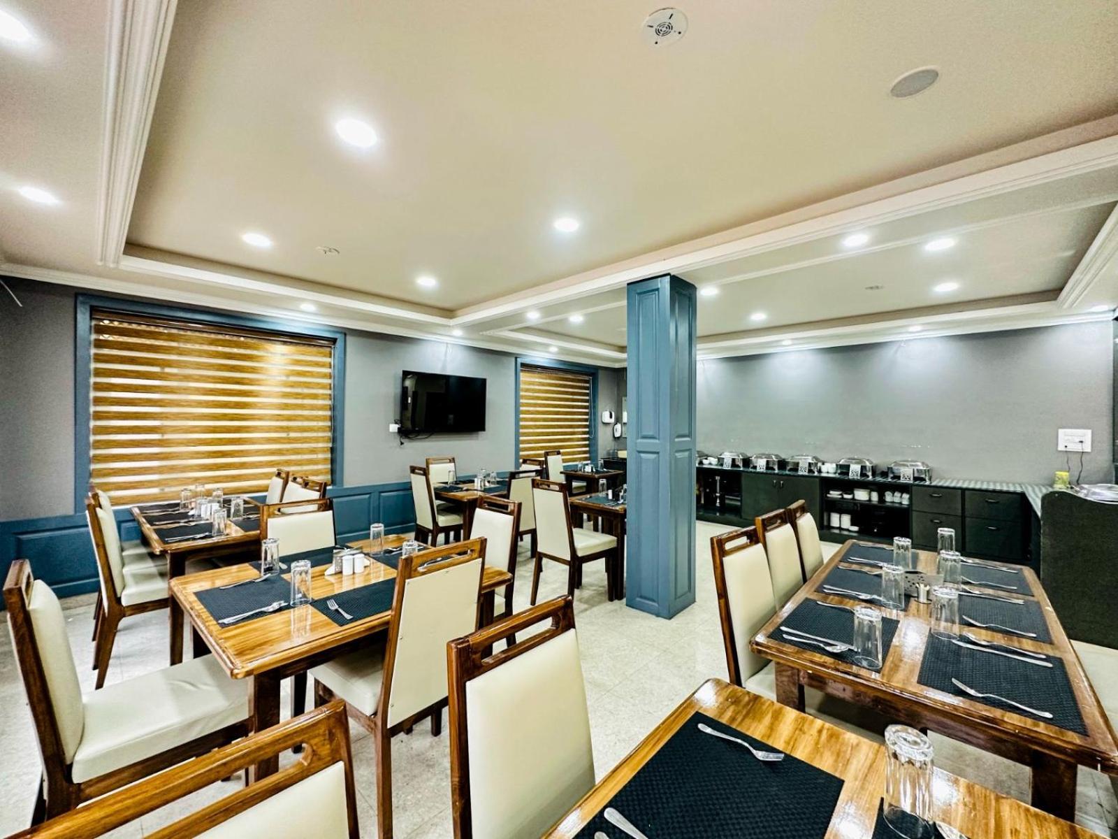 Group Of 4* Srinagar (Jammu and Kashmir)