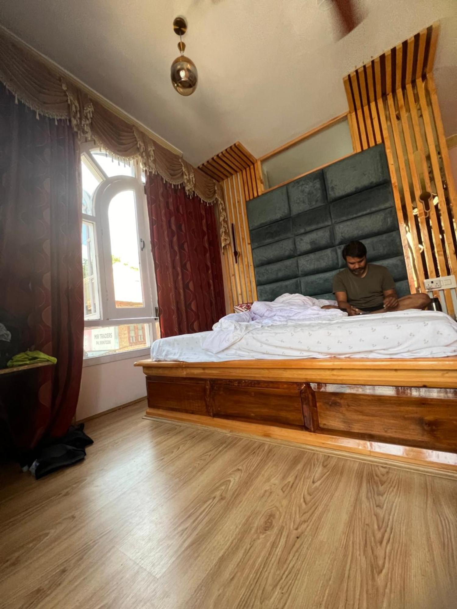 New Urban Den Hostel *