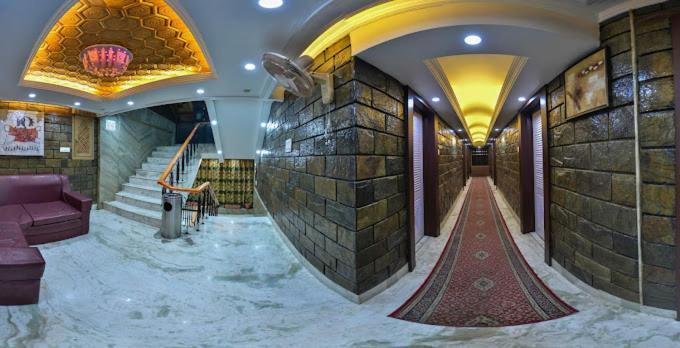 Hotel The Opal Oasis Srinagar (Jammu and Kashmir)