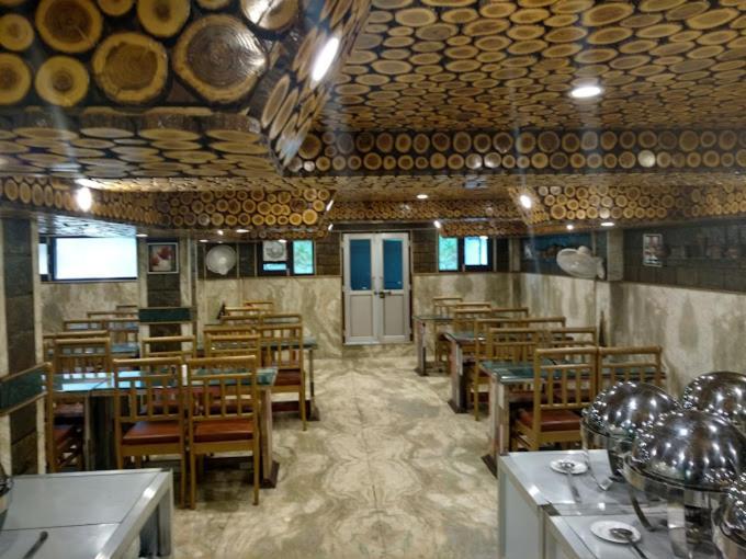 The Opal Oasis 3* Srinagar (Jammu and Kashmir)