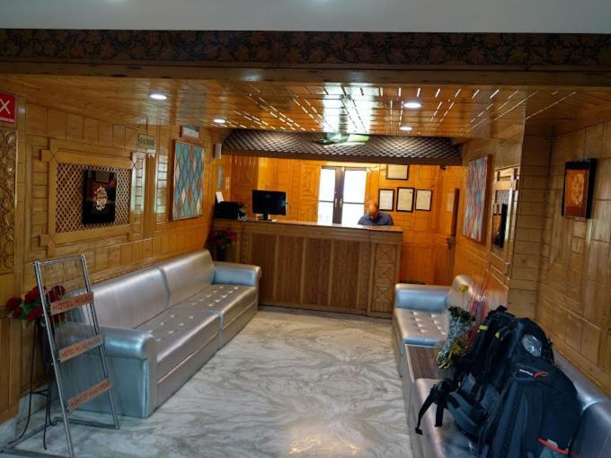 The Opal Oasis Hotel Srinagar (Jammu and Kashmir)