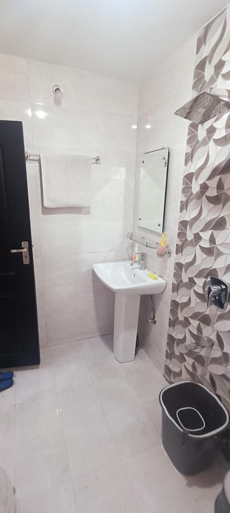 Apartment Keviz *