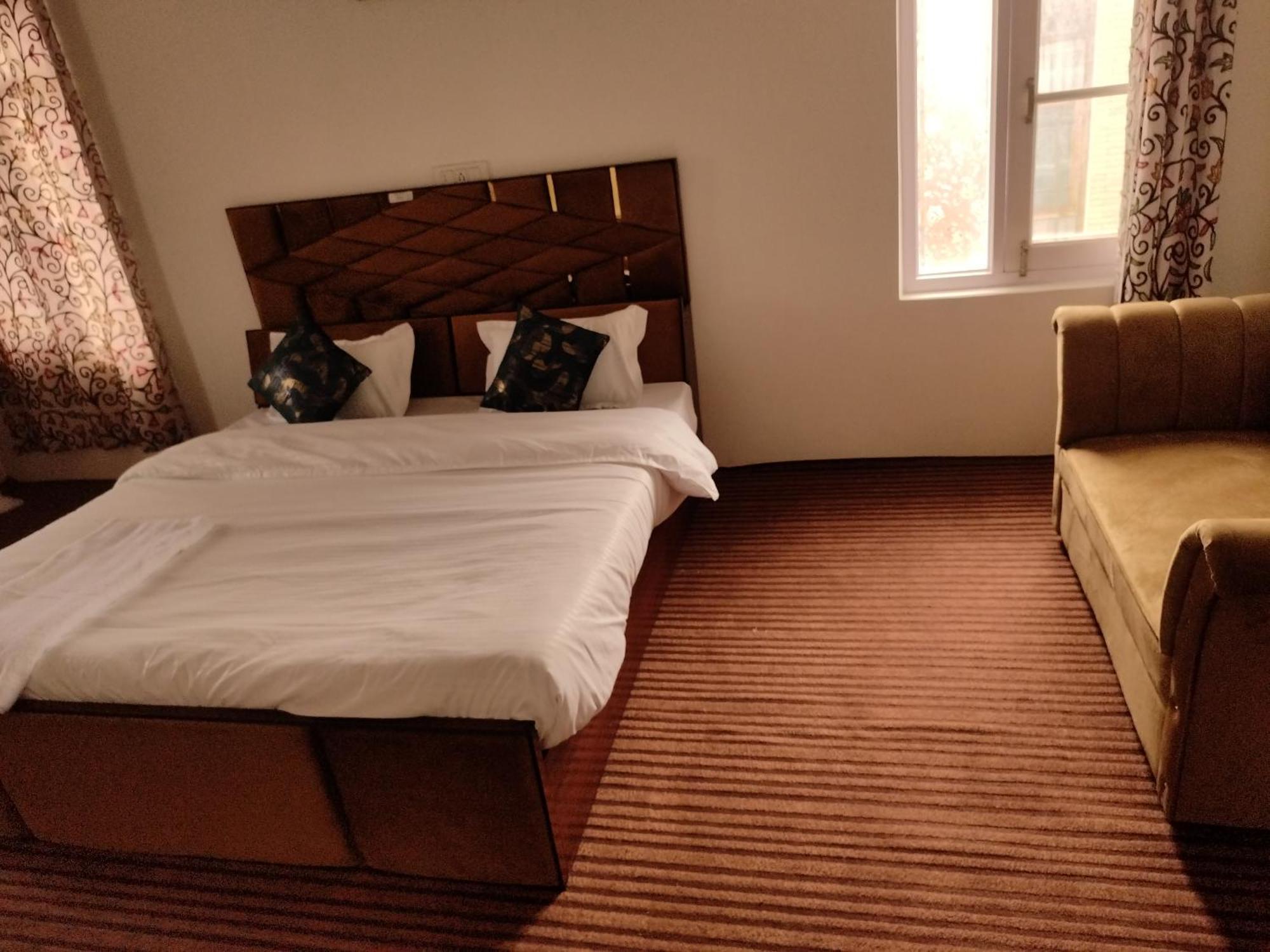 Comfort Zone Srinagar (Jammu and Kashmir)