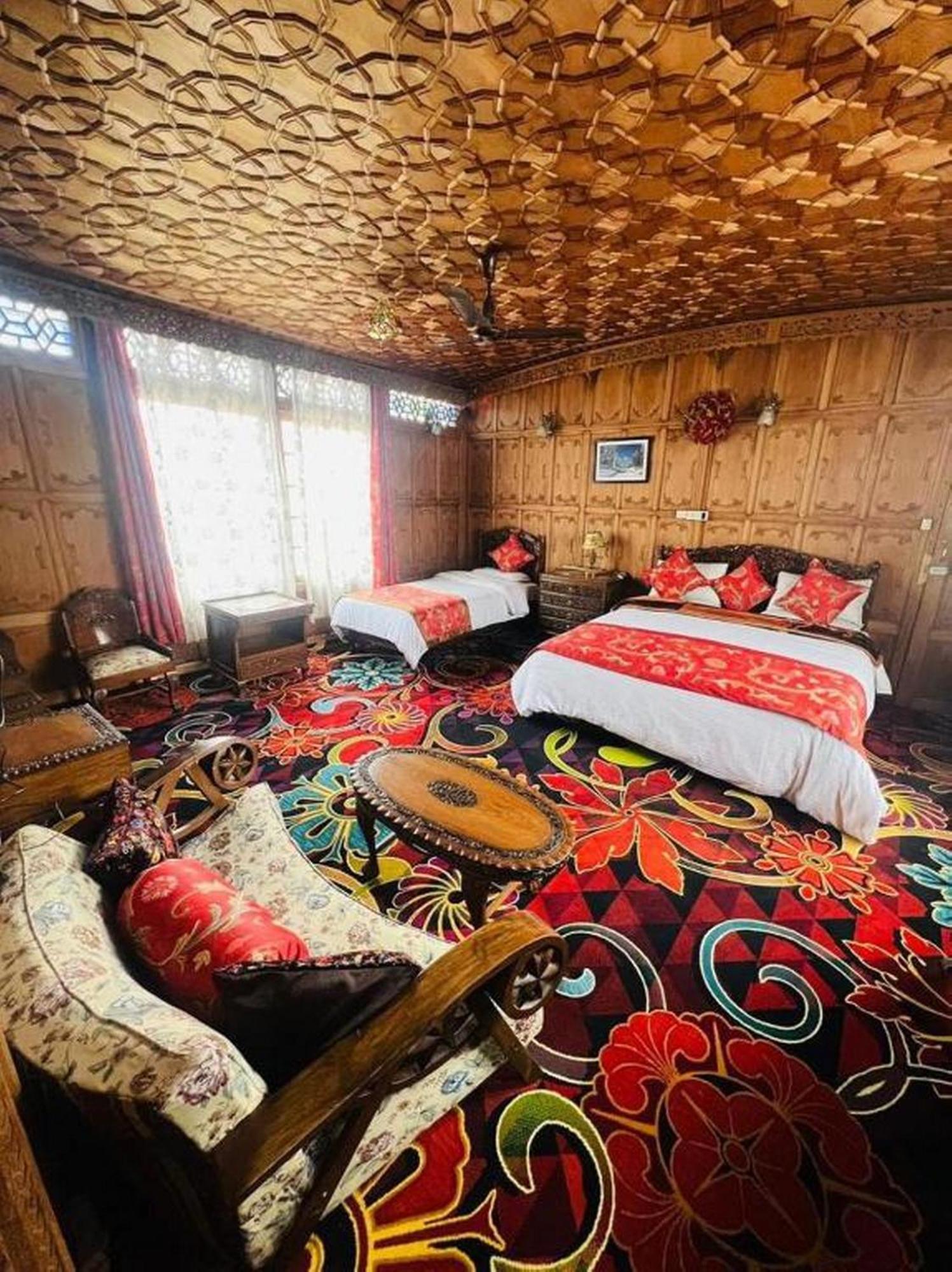 Botel Floating Luxury Group Of Houseboats 4*